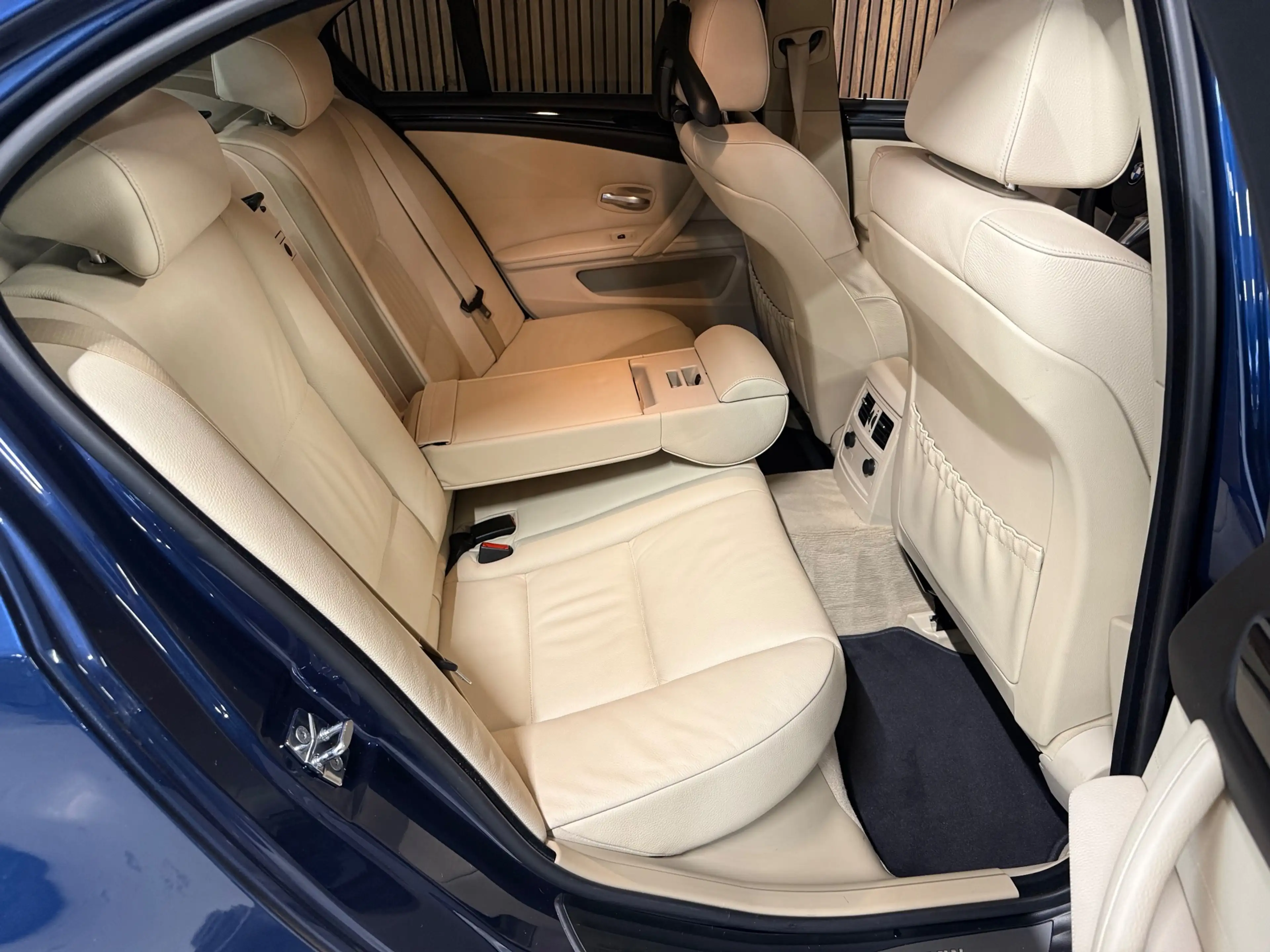 BMW 525 5-serie 525i - Blijvend Youngtimer — photo 12