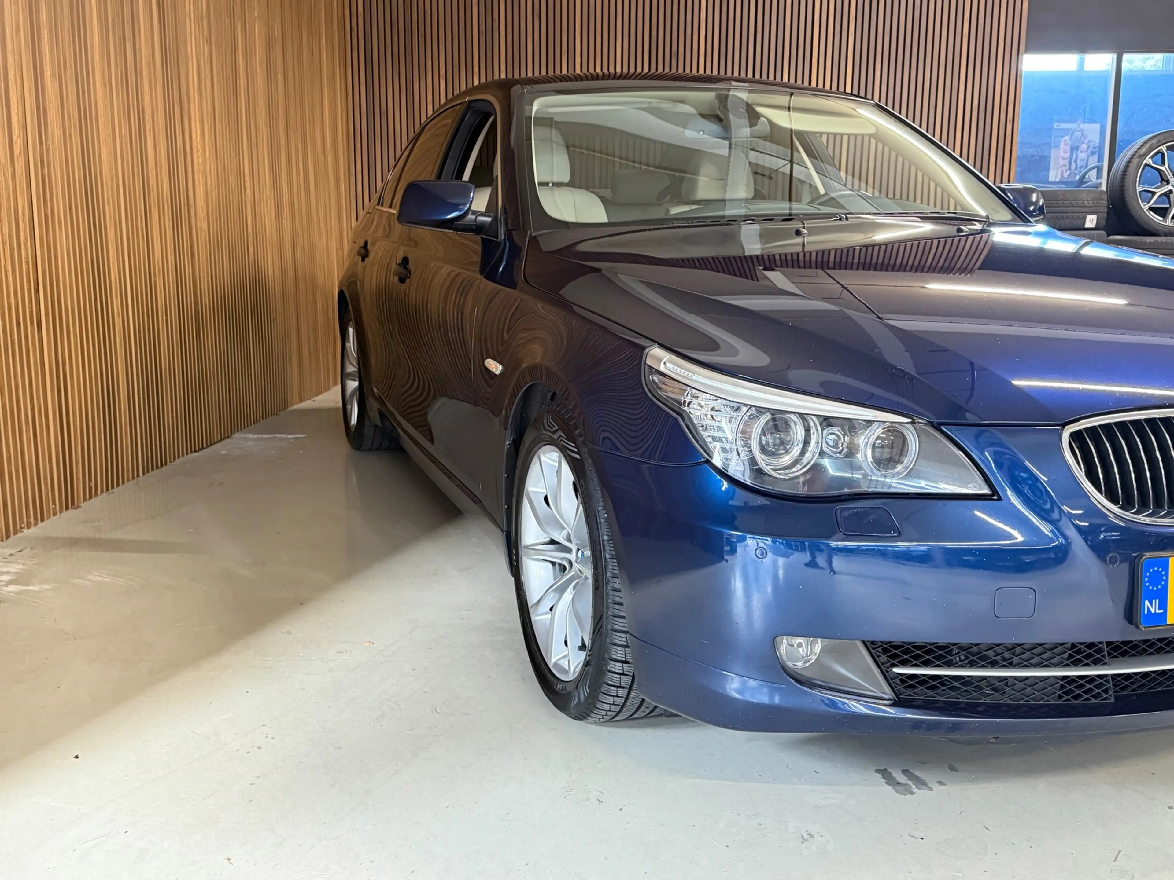 BMW 525 5-serie 525i - Blijvend Youngtimer — photo 4