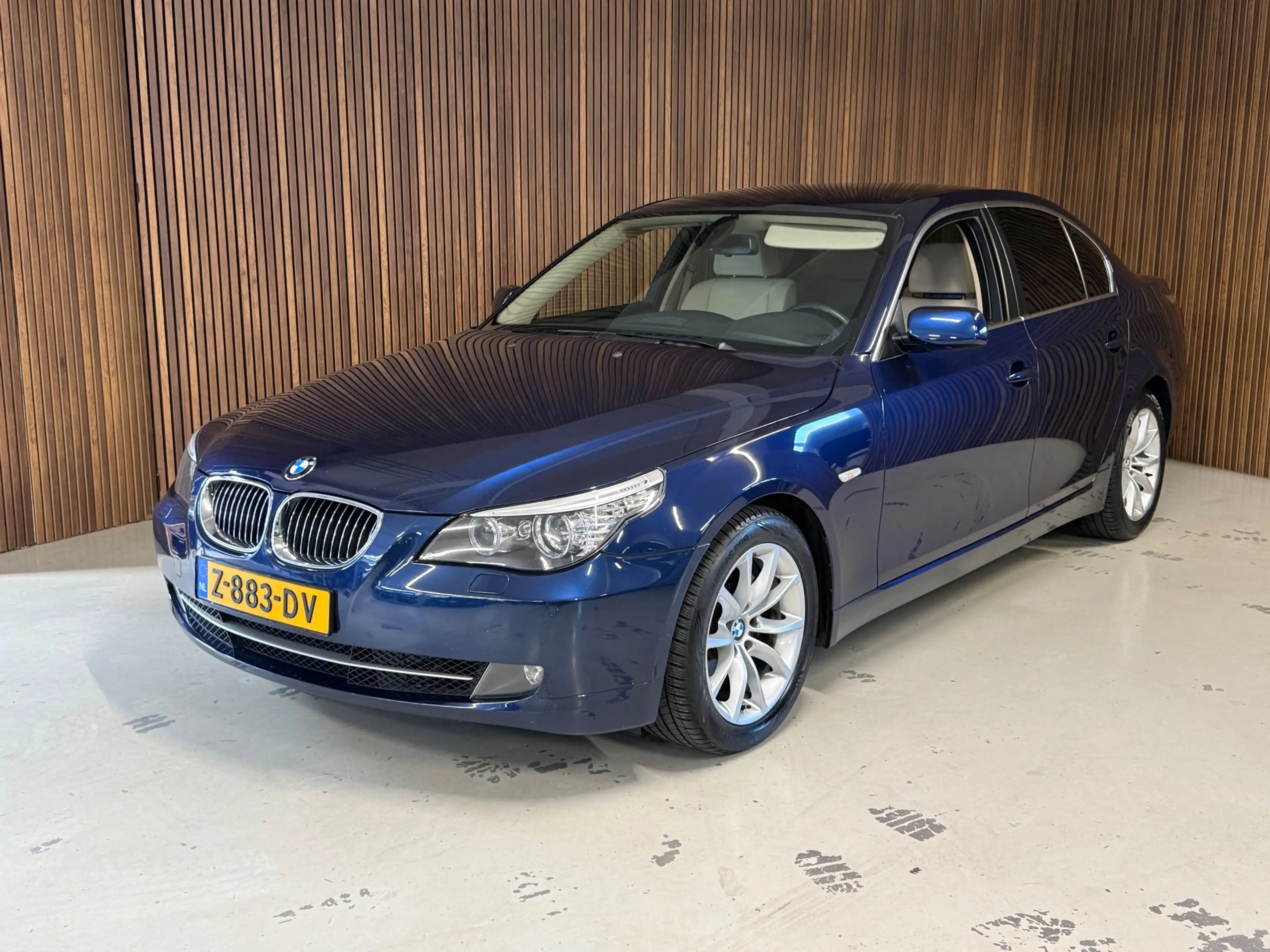 BMW 525 5-serie 525i - Blijvend Youngtimer — photo 2