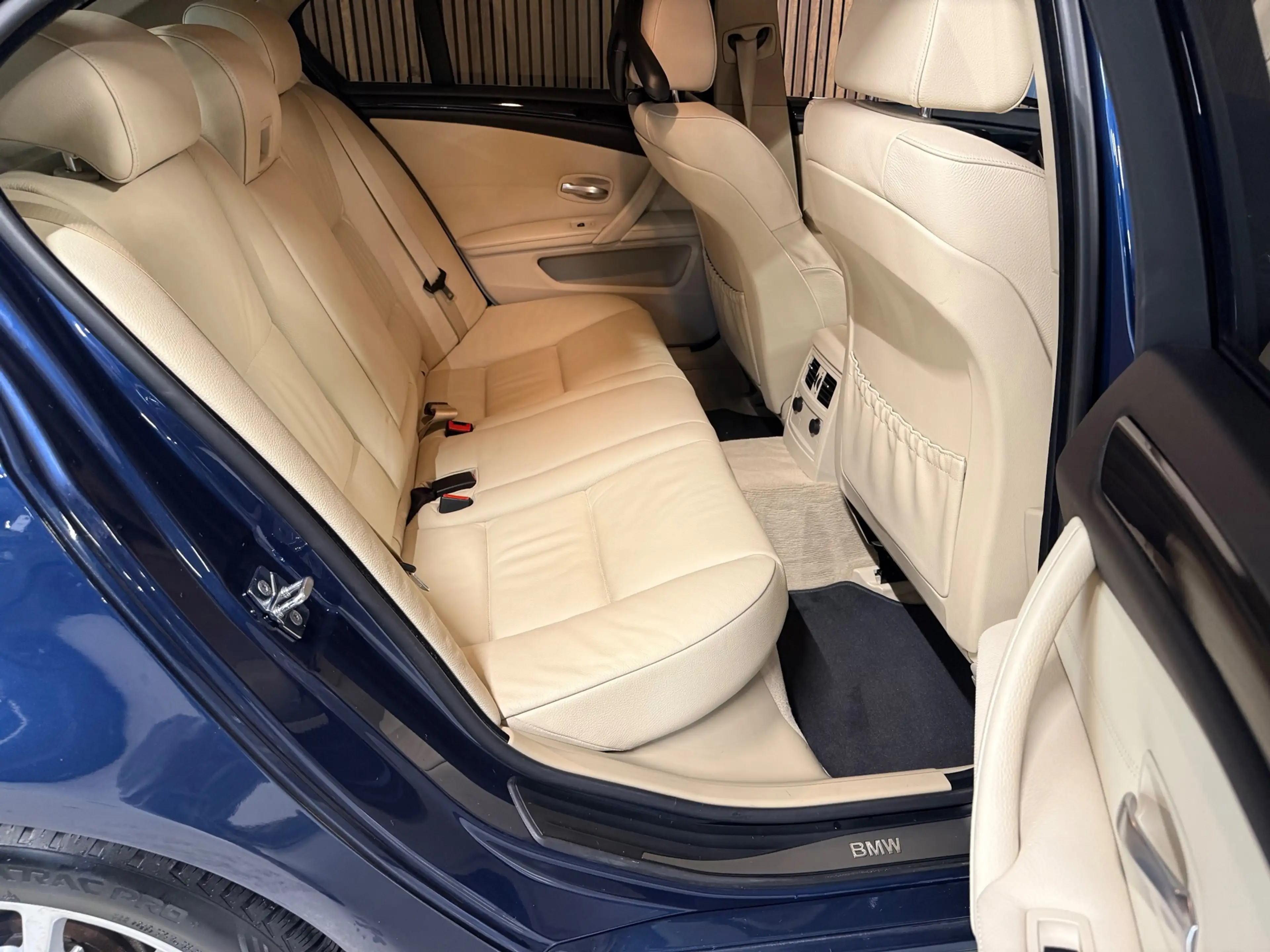 BMW 525 5-serie 525i - Blijvend Youngtimer — photo 11
