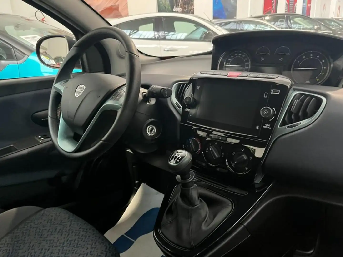 Lancia Ypsilon 1.0 FireFly 5 porte S&S Hybrid Gold Rouge - 2