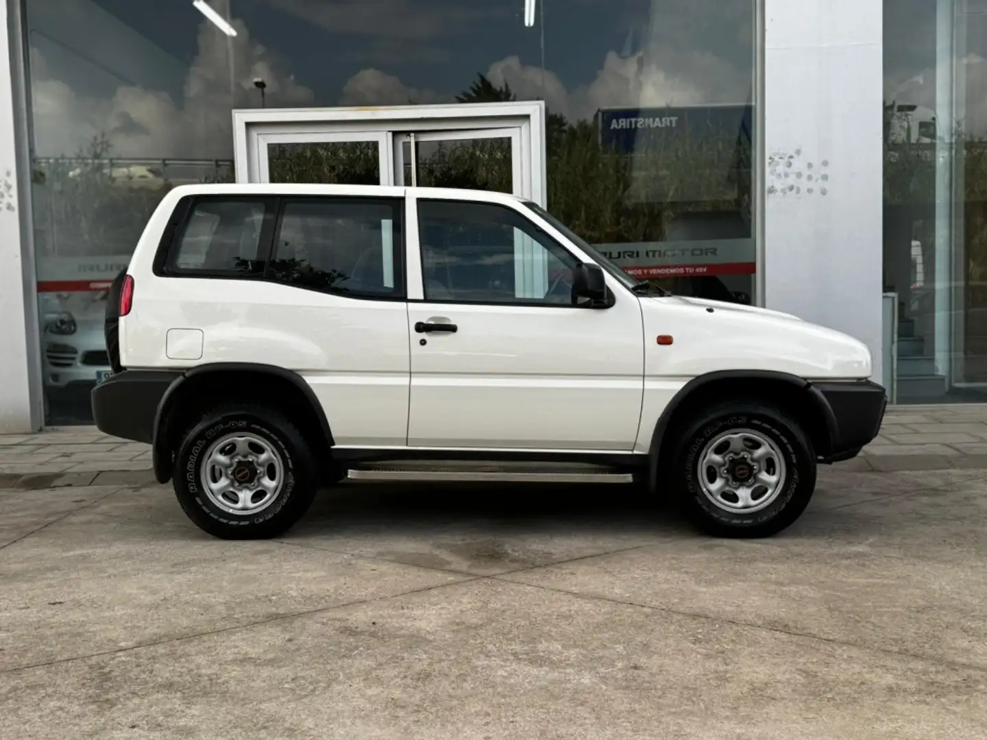 Nissan Terrano 2.7 SLX D Turbo Biały - 1