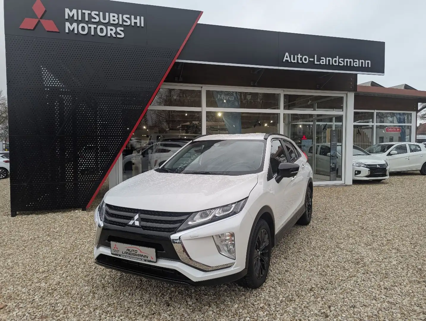 Mitsubishi Eclipse Cross Active+ 2.2 DI-D 4WD AT Bílá - 1