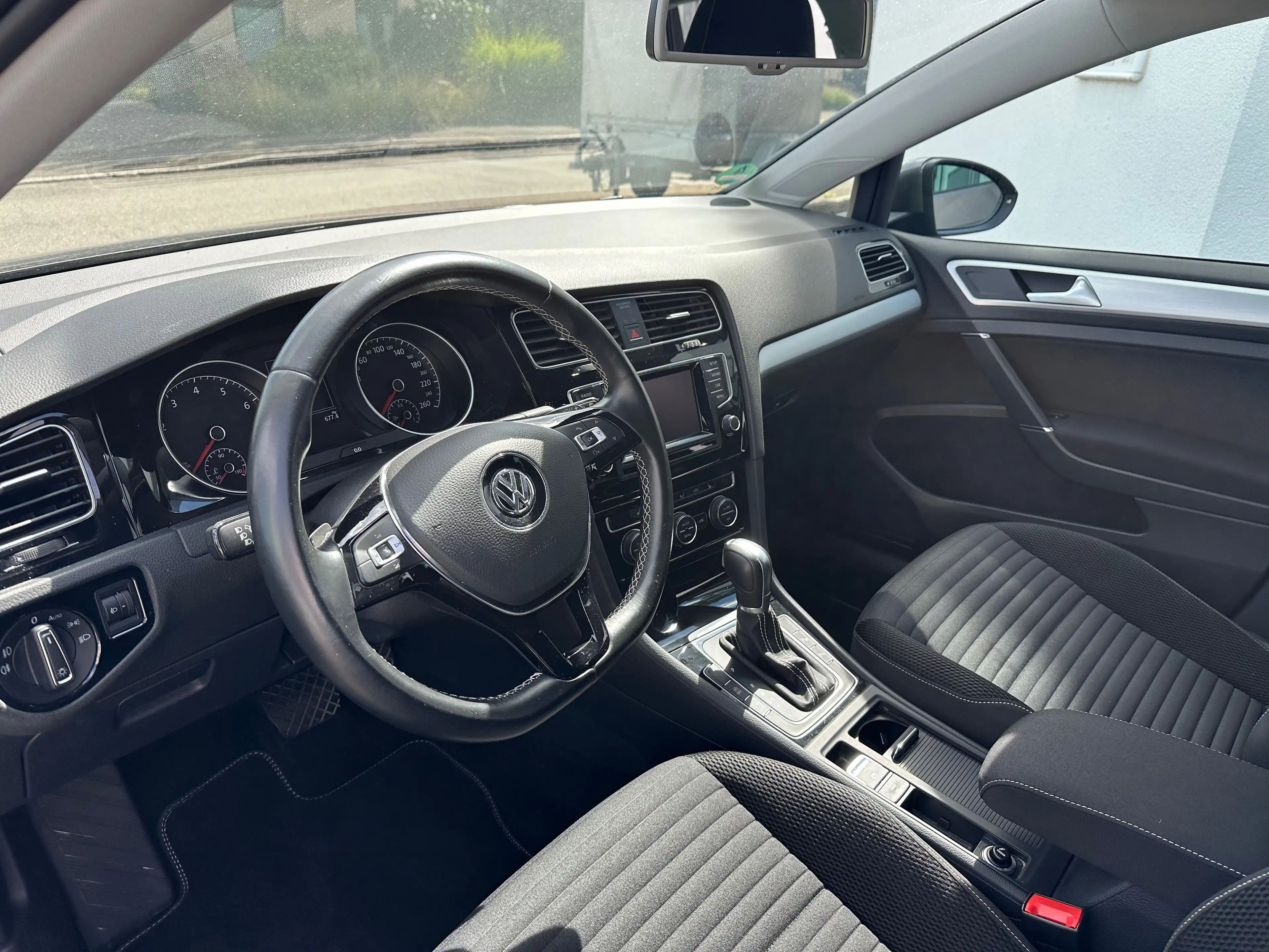 Volkswagen Golf Cup BMT -AUTOMATIK-PARKPILOT-KLIMAAUTOMATIK-PDC-SHZ- — photo 9