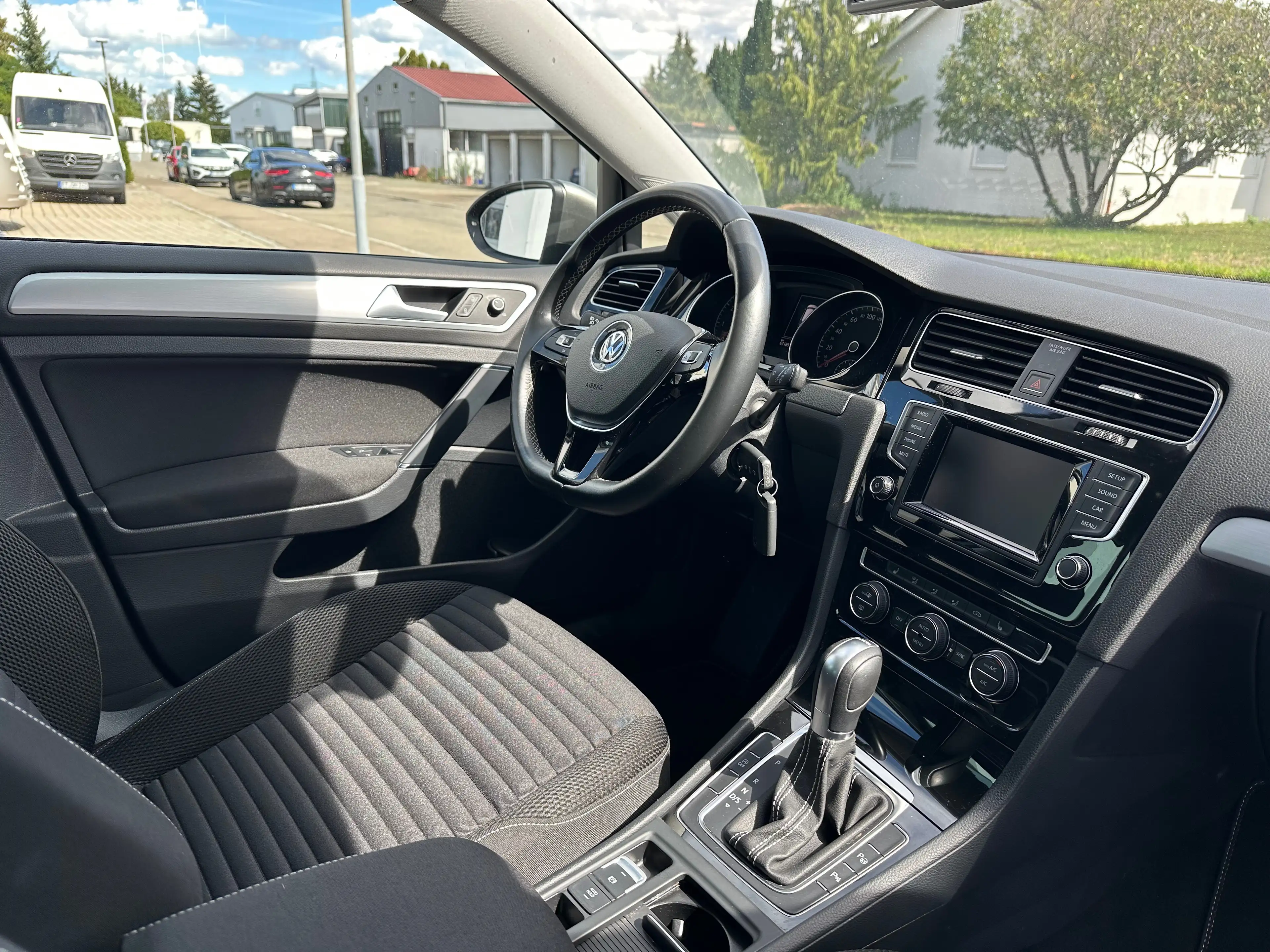 Volkswagen Golf Cup BMT -AUTOMATIK-PARKPILOT-KLIMAAUTOMATIK-PDC-SHZ- — photo 10