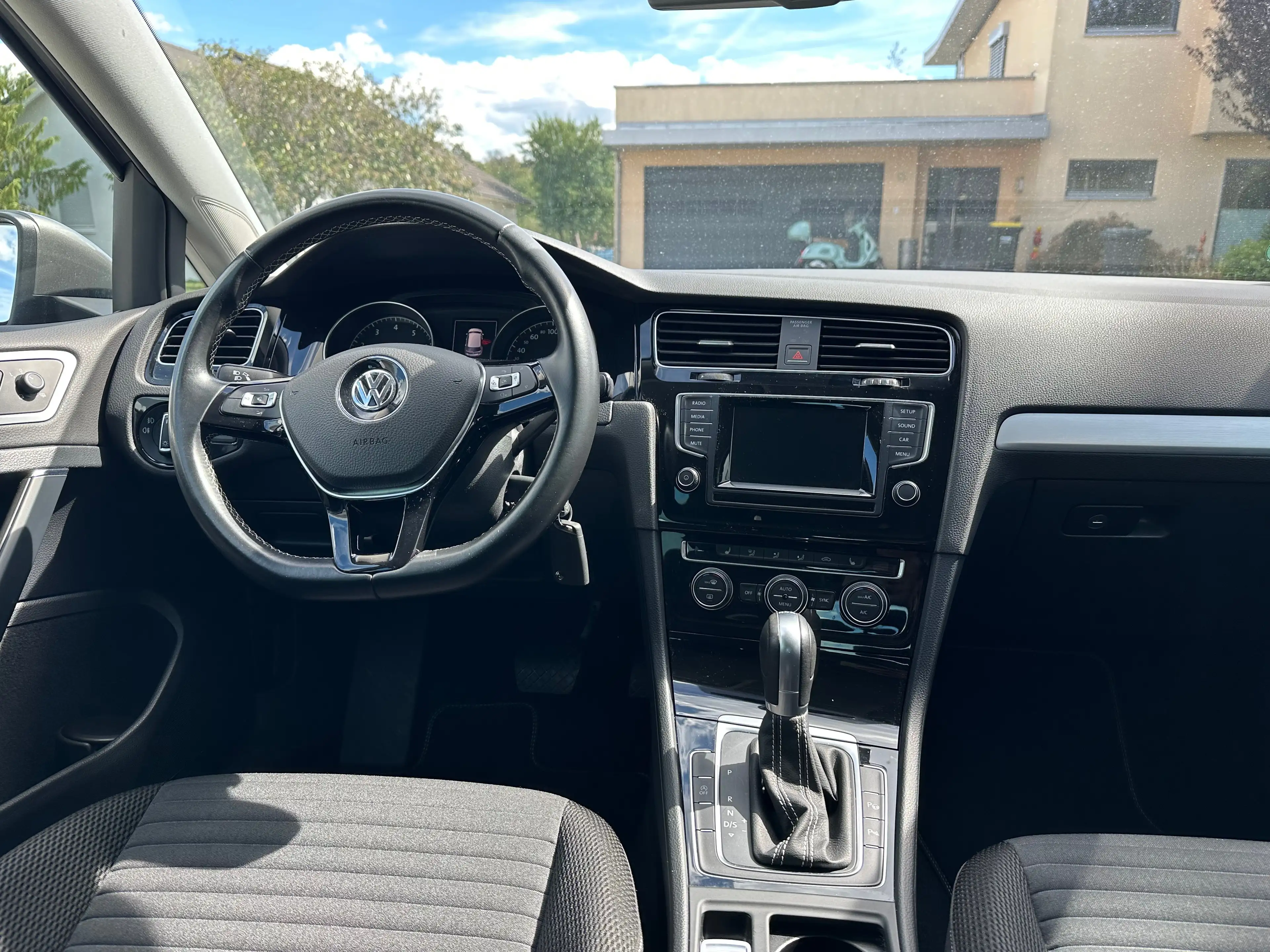 Volkswagen Golf Cup BMT -AUTOMATIK-PARKPILOT-KLIMAAUTOMATIK-PDC-SHZ- — photo 8