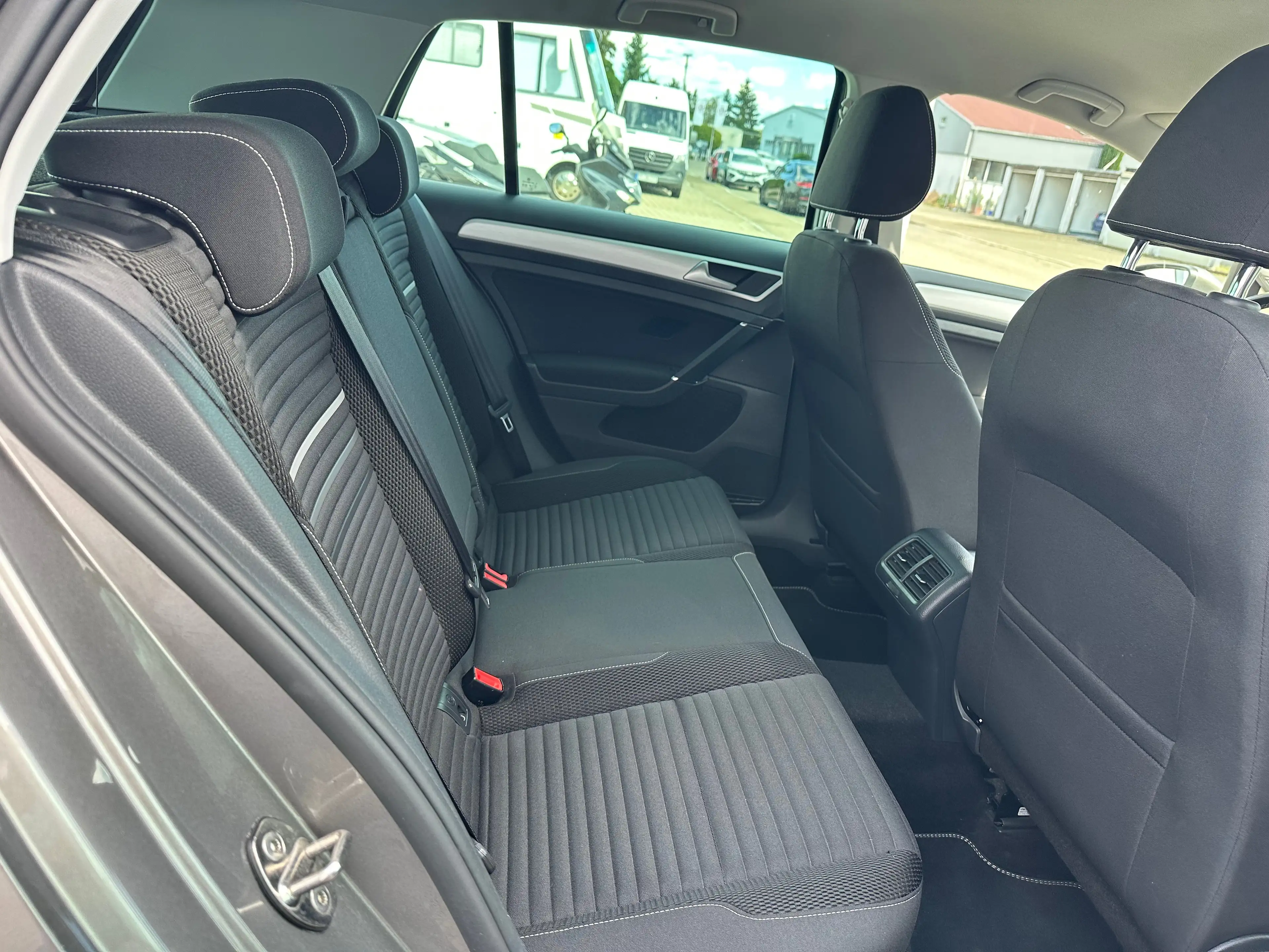Volkswagen Golf Cup BMT -AUTOMATIK-PARKPILOT-KLIMAAUTOMATIK-PDC-SHZ- — photo 12