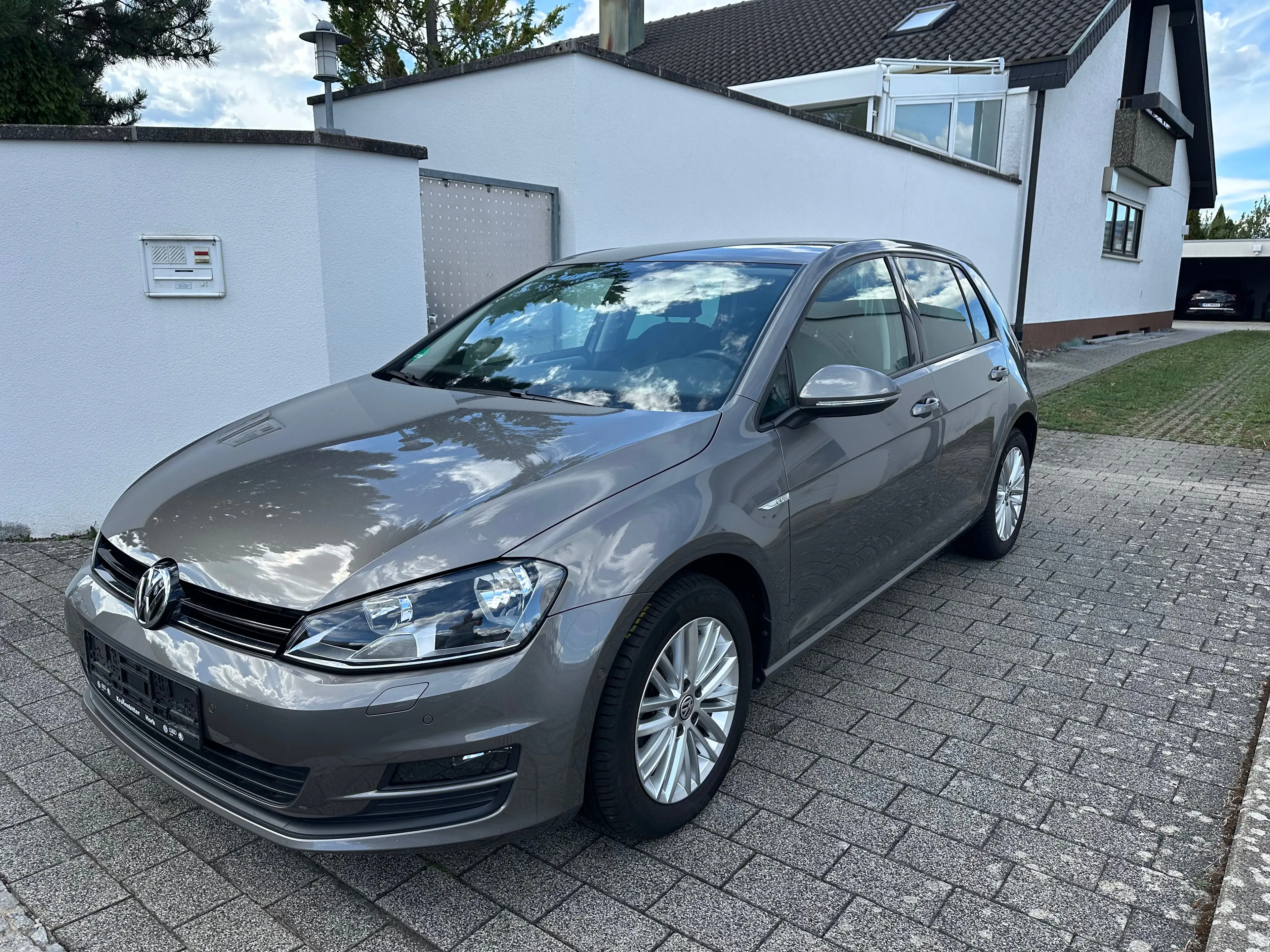 Volkswagen Golf Cup BMT -AUTOMATIK-PARKPILOT-KLIMAAUTOMATIK-PDC-SHZ- — photo 2