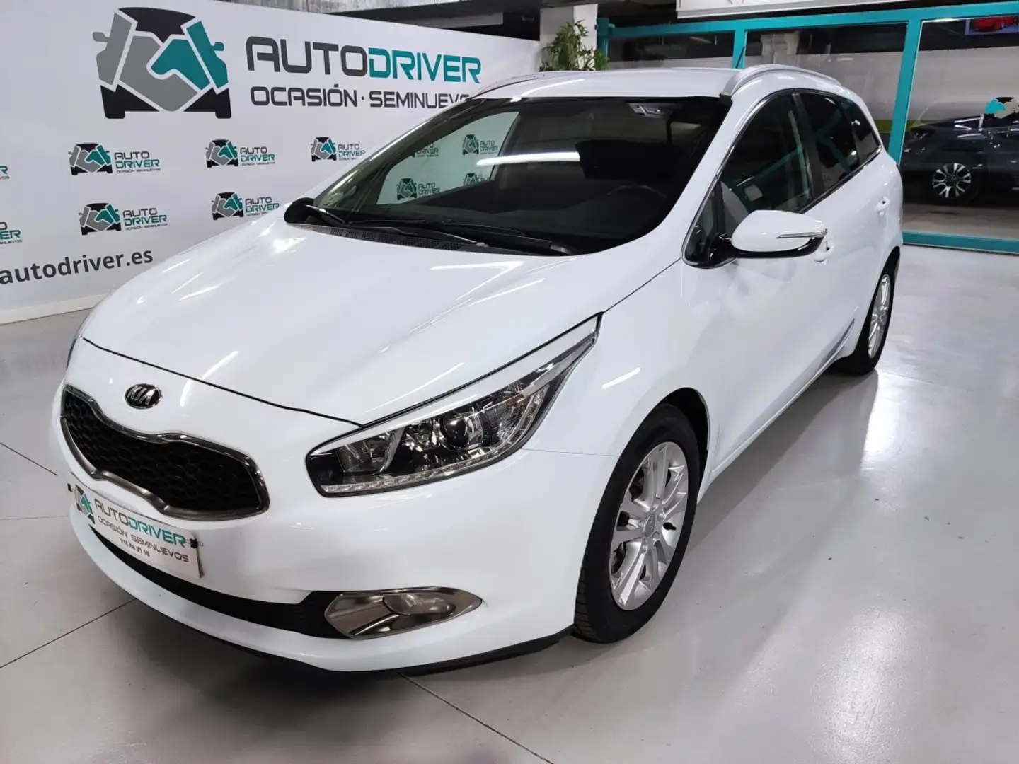 Kia Ceed / cee'd SW 1.6CRDi Drive 128 Blanco - 1