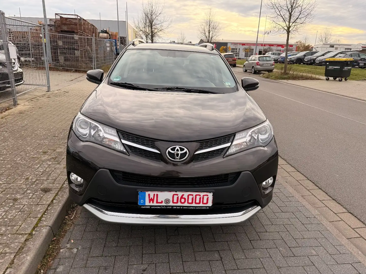 Toyota RAV 4 RAV4 Edition-S *2.HAND*NAVI*ALLRAD*LEDER* Braun - 2