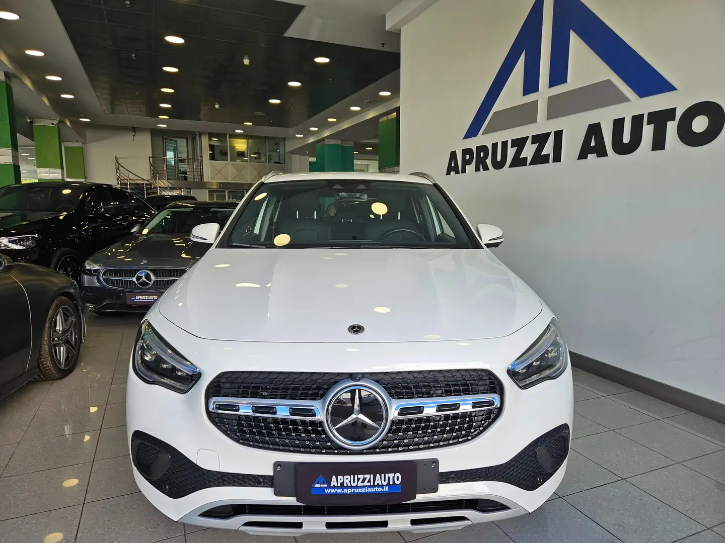 Mercedes-Benz GLA 200 d Sport 4matic auto RETROCAM 360° NAVI SENSORI Bianco - 2