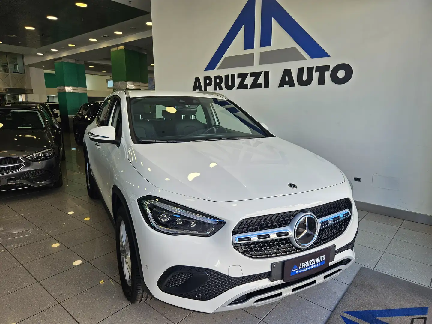 Mercedes-Benz GLA 200 d Sport 4matic auto RETROCAM 360° NAVI SENSORI Bianco - 1