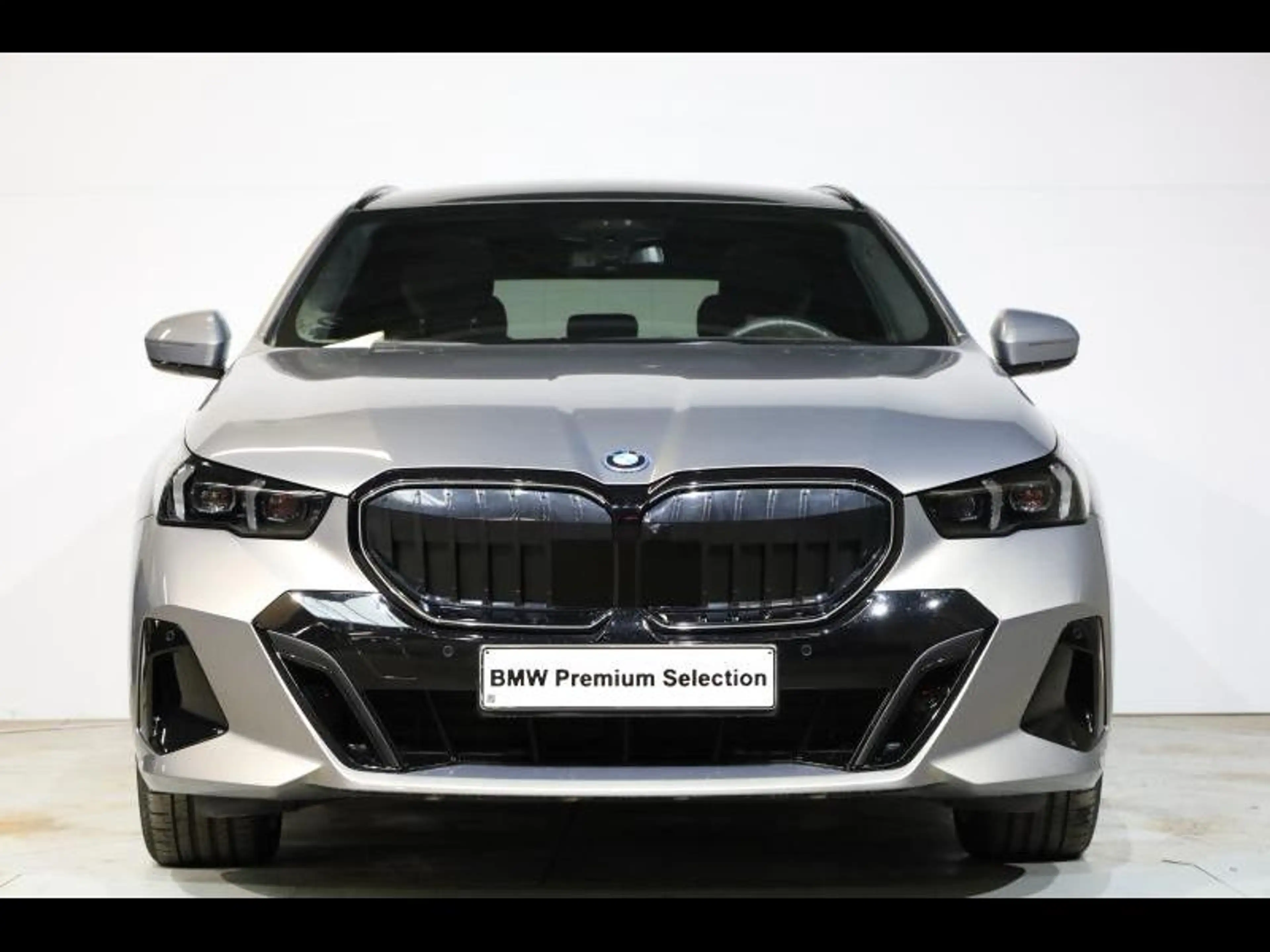 BMW 530 e Touring Kit M Sport — photo 2