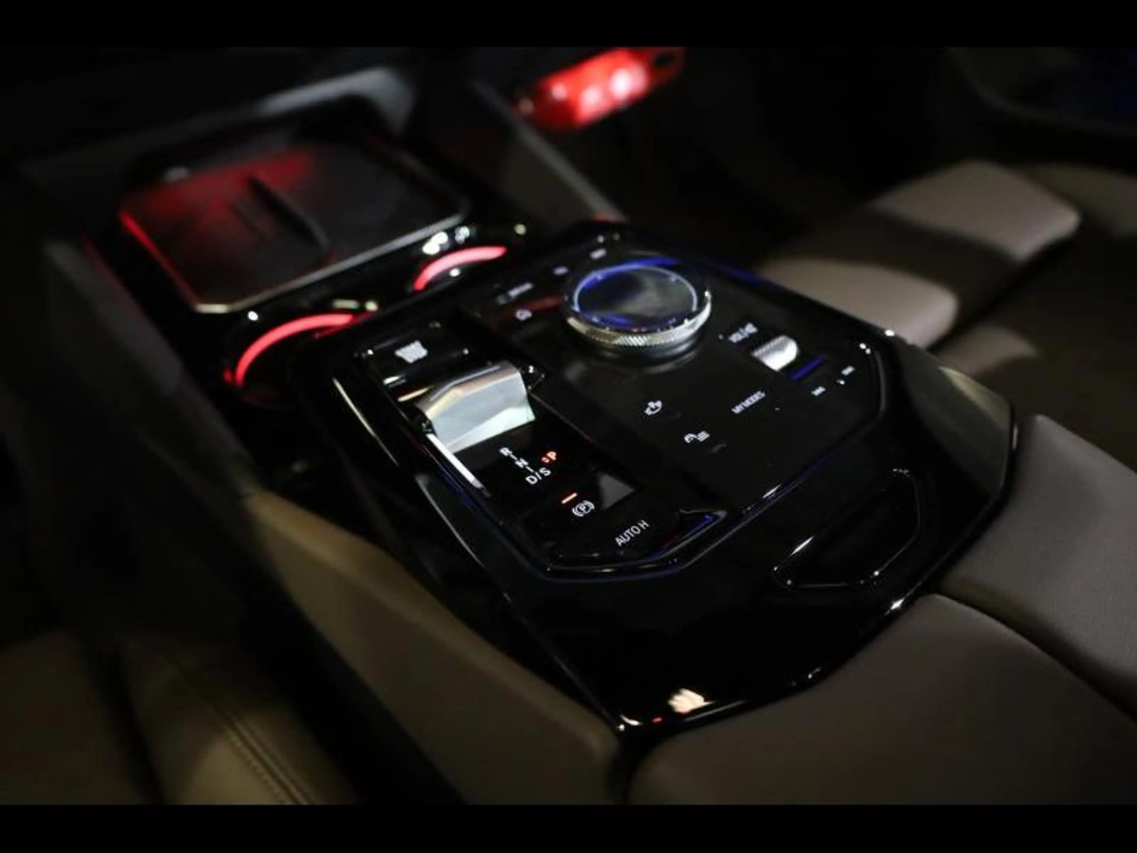 BMW 530 e Touring Kit M Sport — photo 12