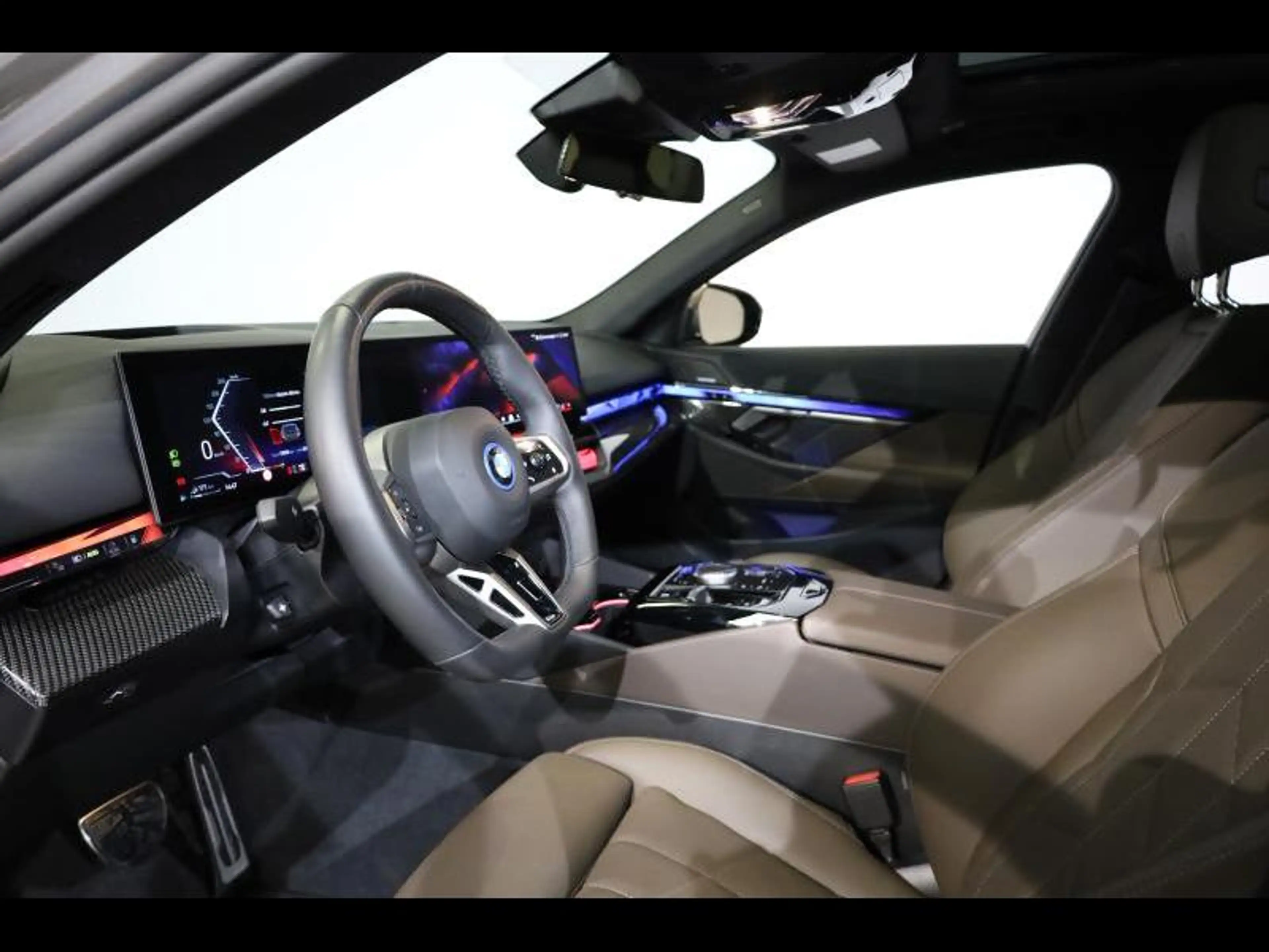 BMW 530 e Touring Kit M Sport — photo 6