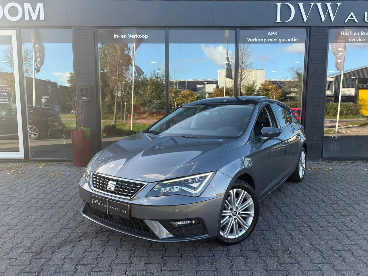 SEAT Leon 1.4 EcoTSI FR Business Intense, Automaat, Panorama — photo 1 of 23