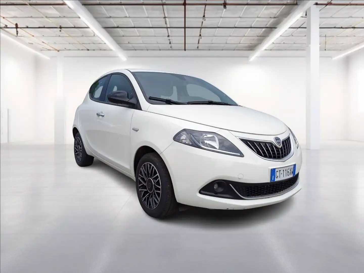 Lancia Ypsilon 1.0 firefly hybrid Platino s&s 70cv Bianco - 1