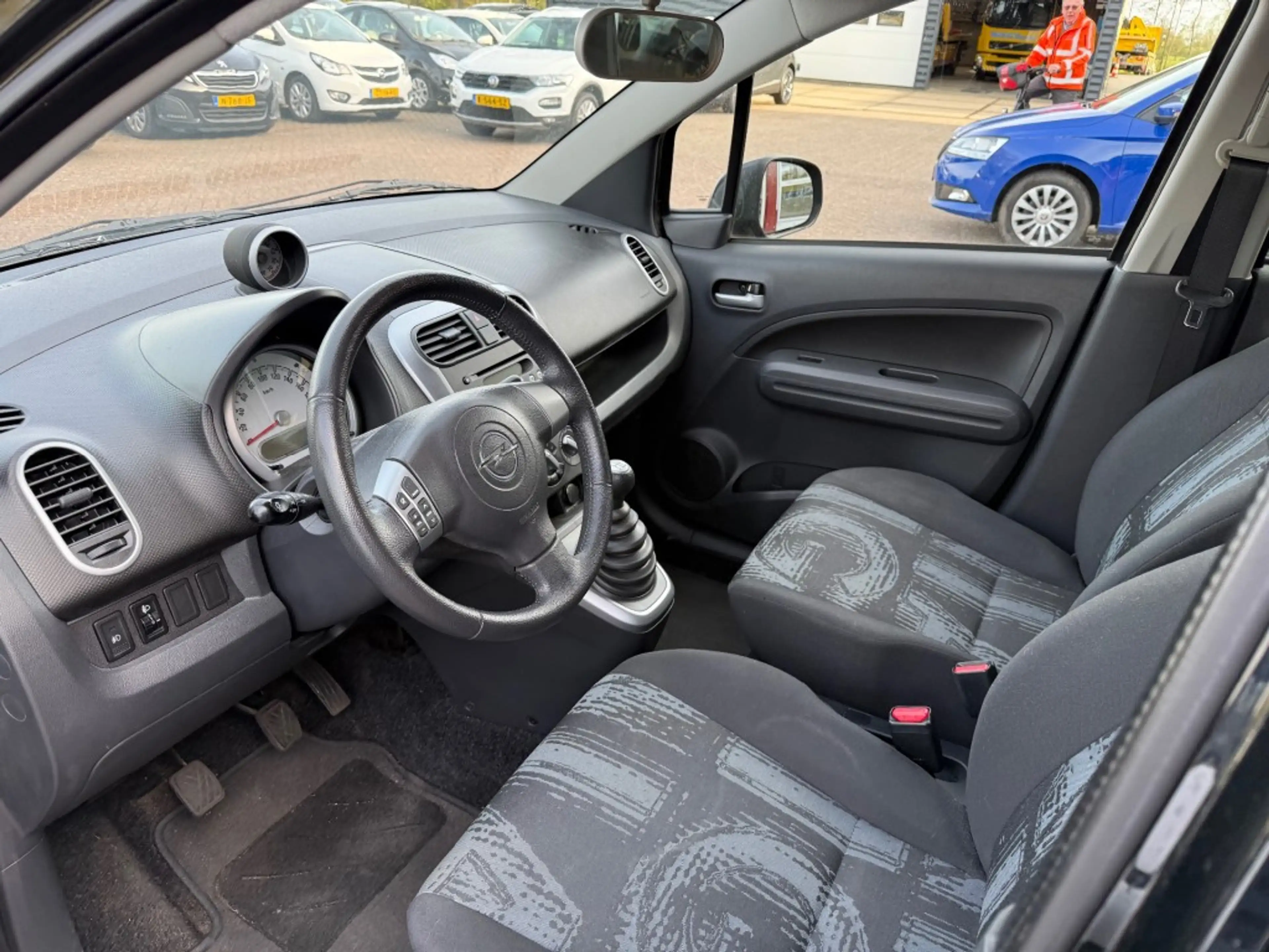 Opel Agila 1.0 EDITION 5-DRS HOGE INSTAP & EEN HOGE ZIT 1E EI — photo 4