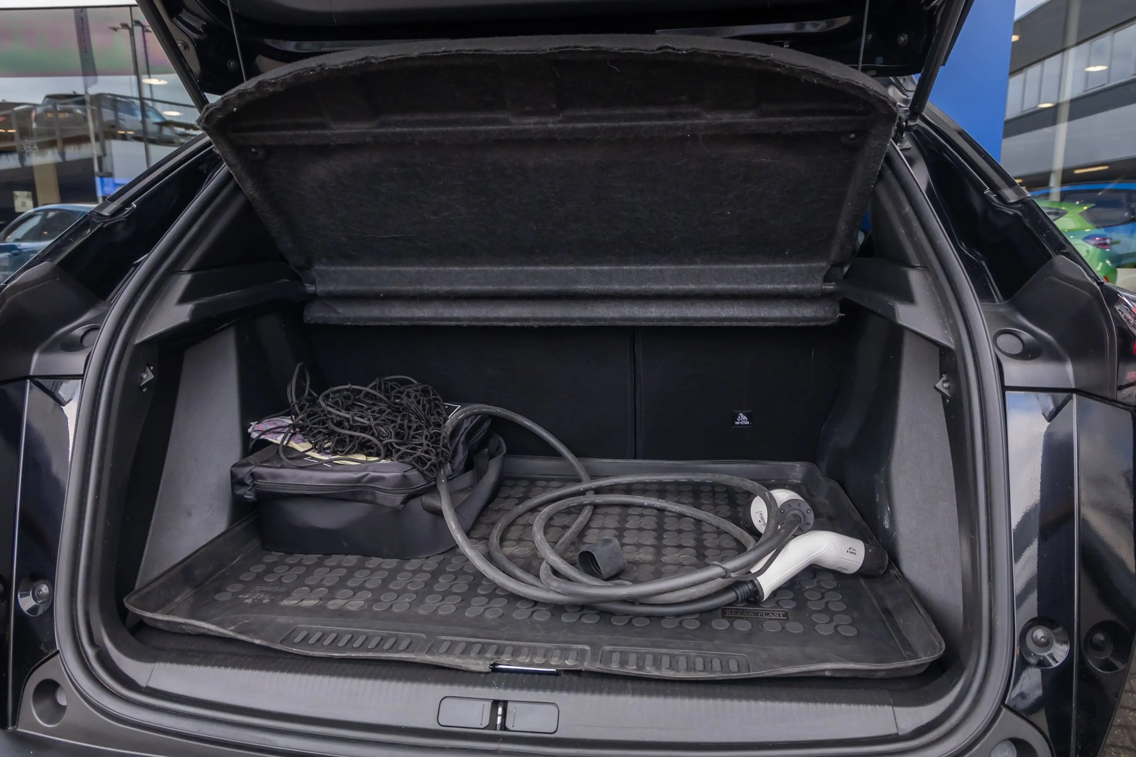 Peugeot e-2008 EV GT Pack 50 kWh | (Elektrisch) panorama-dak | Cr — photo 20