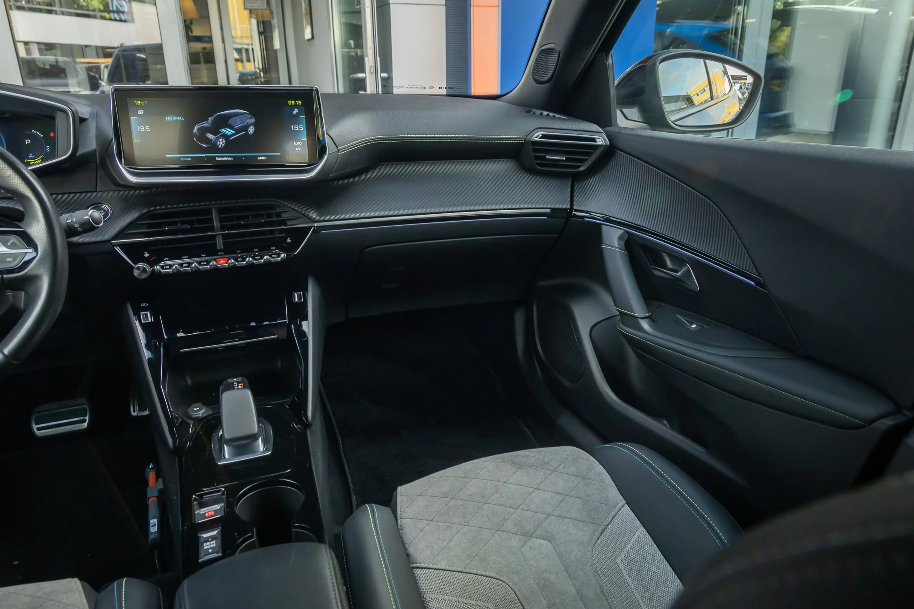 Peugeot e-2008 EV GT Pack 50 kWh | (Elektrisch) panorama-dak | Cr — photo 48
