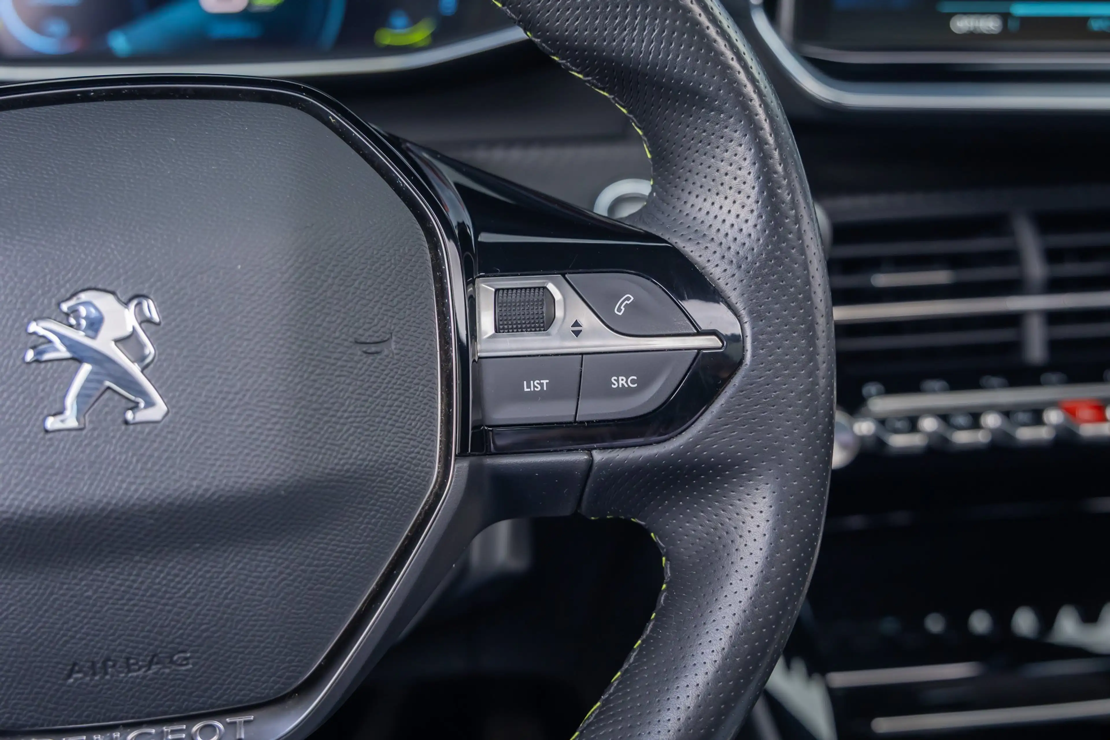 Peugeot e-2008 EV GT Pack 50 kWh | (Elektrisch) panorama-dak | Cr — photo 32