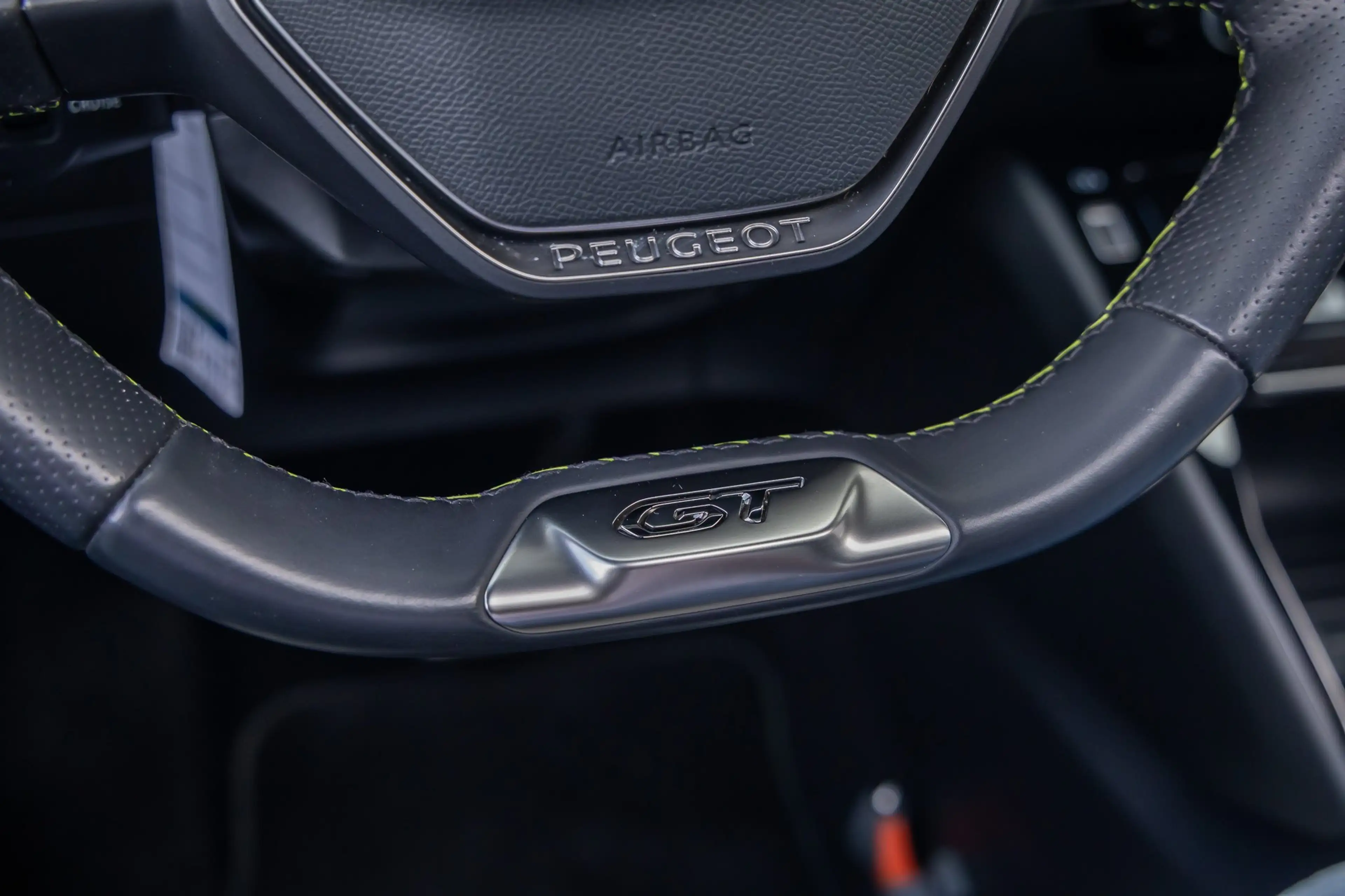 Peugeot e-2008 EV GT Pack 50 kWh | (Elektrisch) panorama-dak | Cr — photo 31