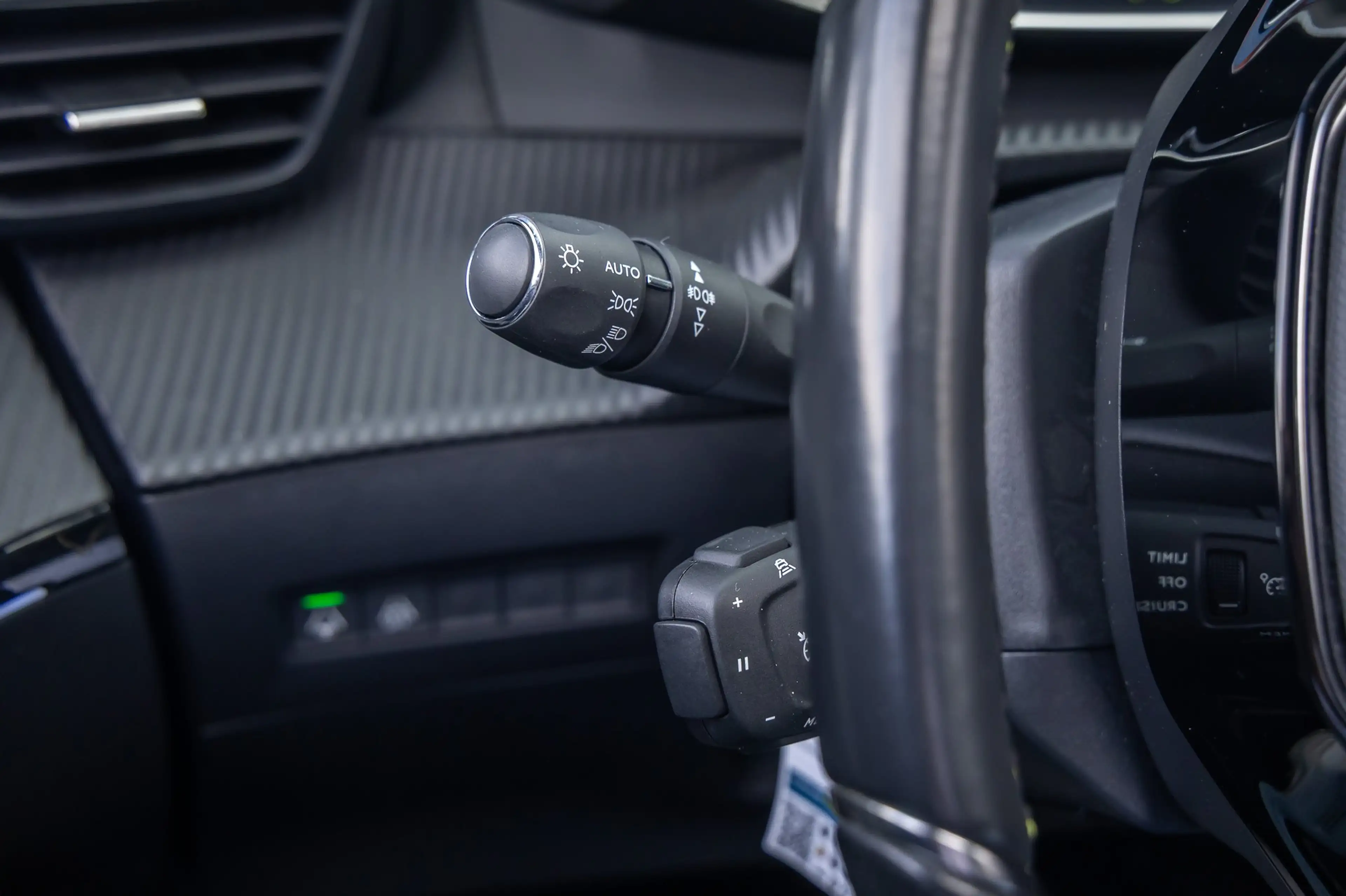 Peugeot e-2008 EV GT Pack 50 kWh | (Elektrisch) panorama-dak | Cr — photo 28