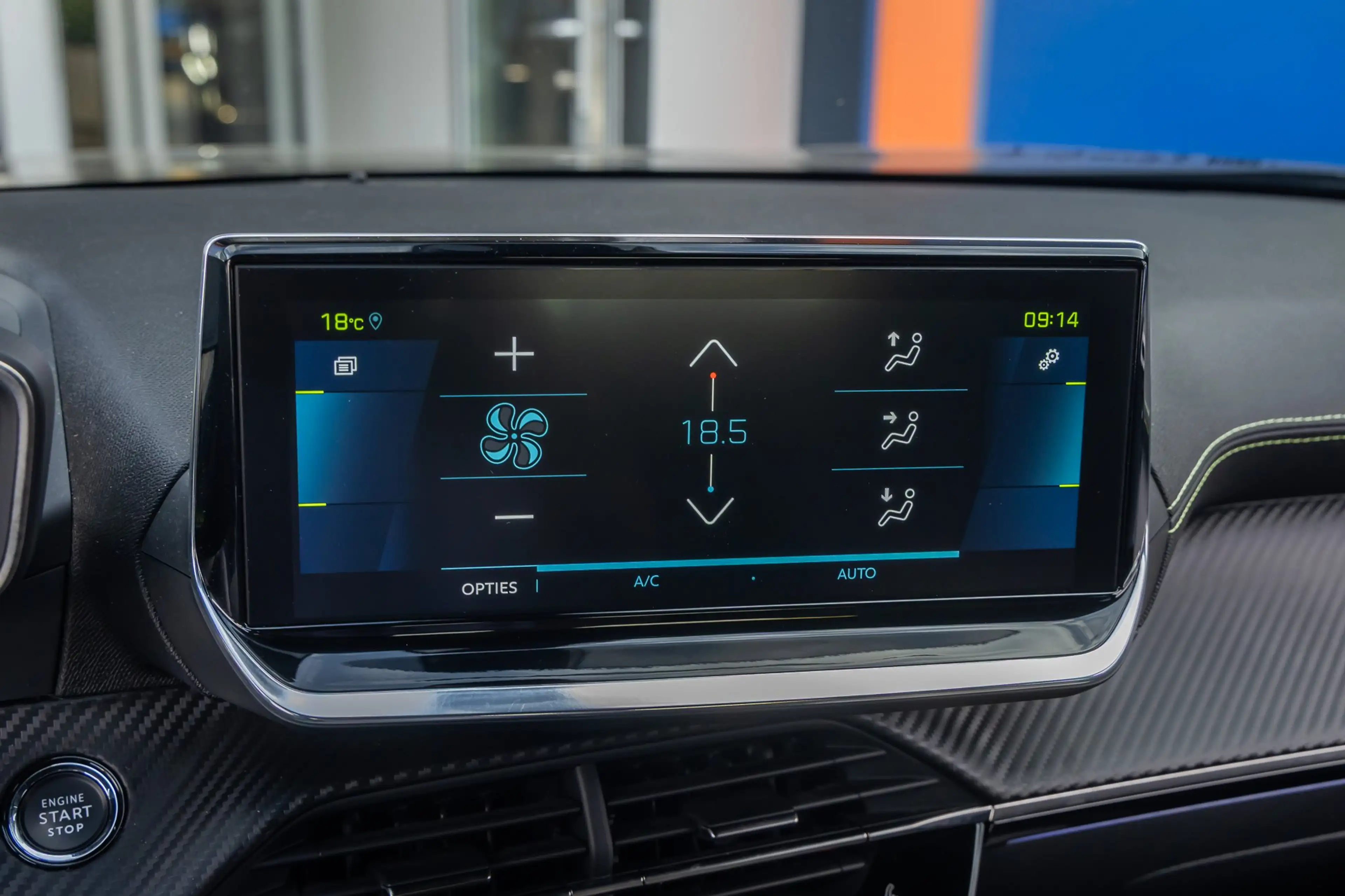 Peugeot e-2008 EV GT Pack 50 kWh | (Elektrisch) panorama-dak | Cr — photo 40