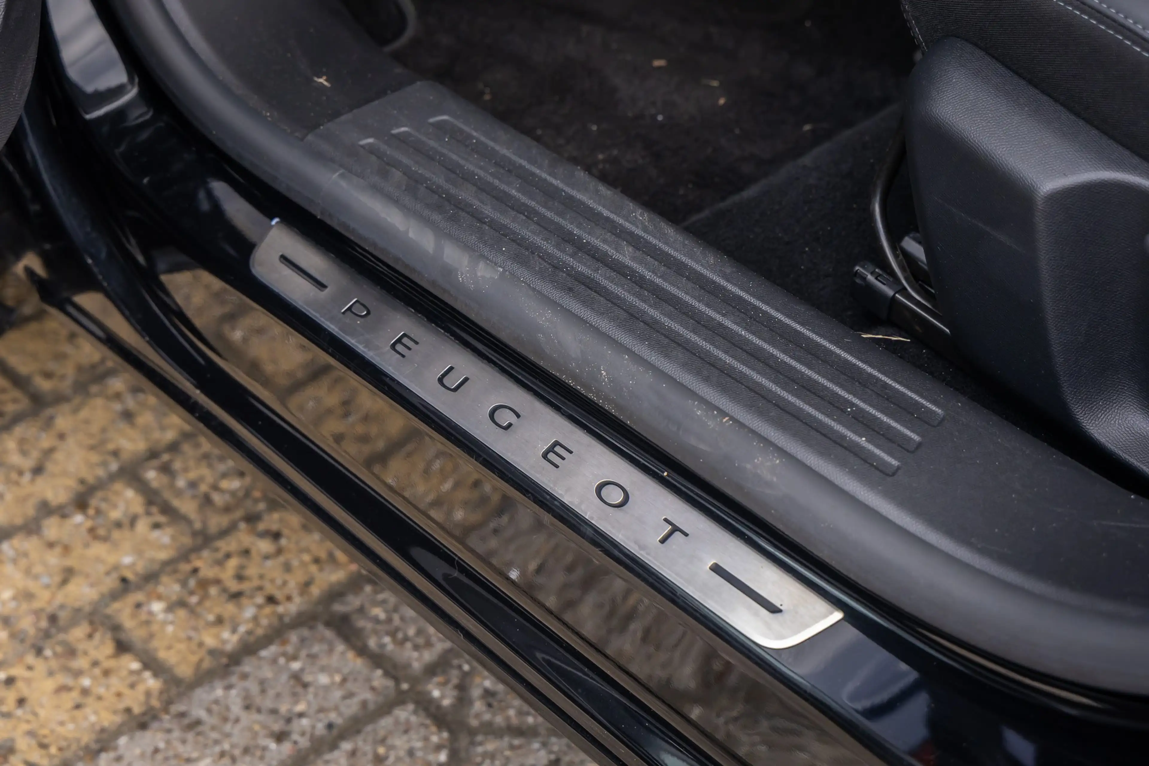 Peugeot e-2008 EV GT Pack 50 kWh | (Elektrisch) panorama-dak | Cr — photo 24