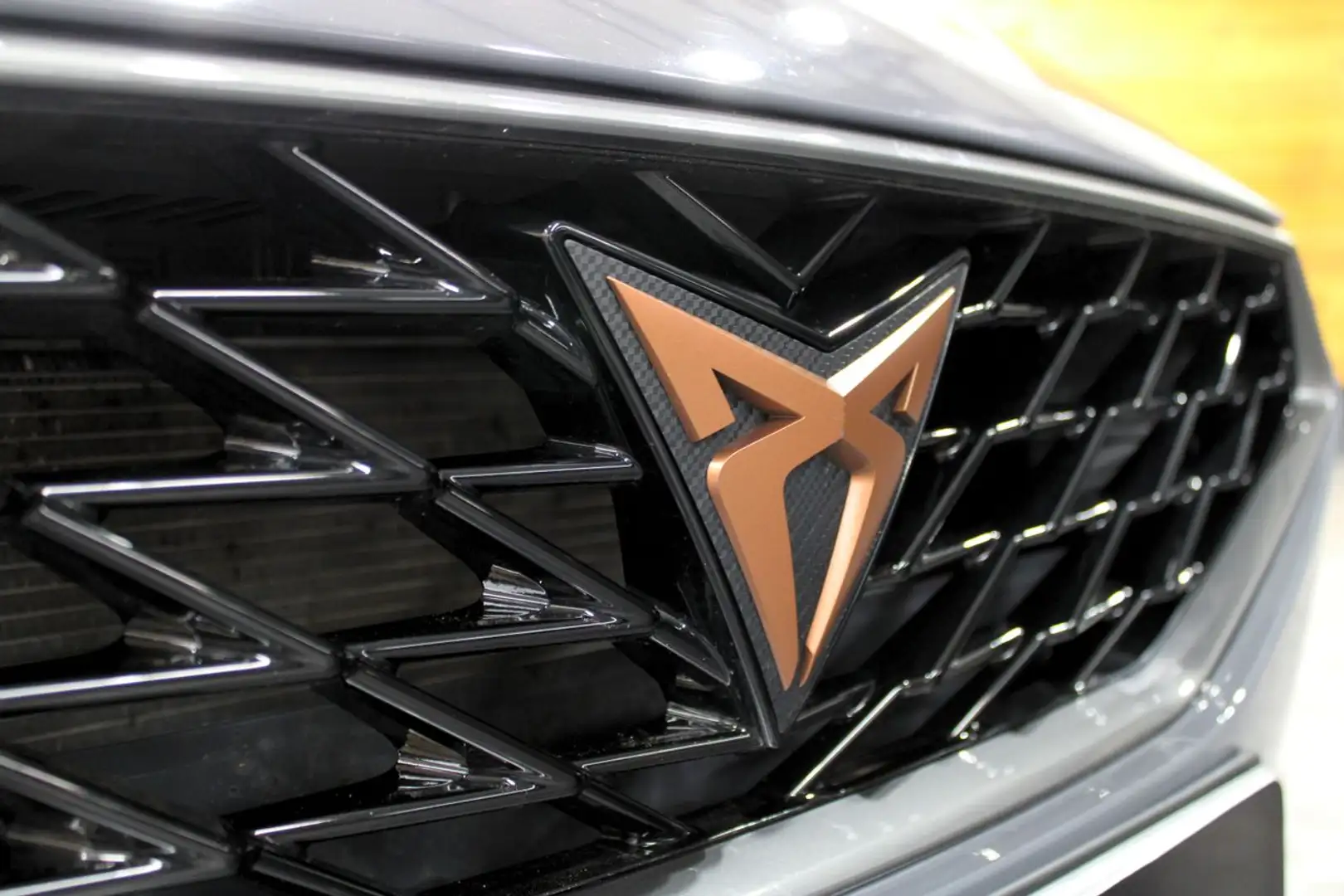 CUPRA SP 1.5 eTSI 110kW (150CV) DSG Gris - 2