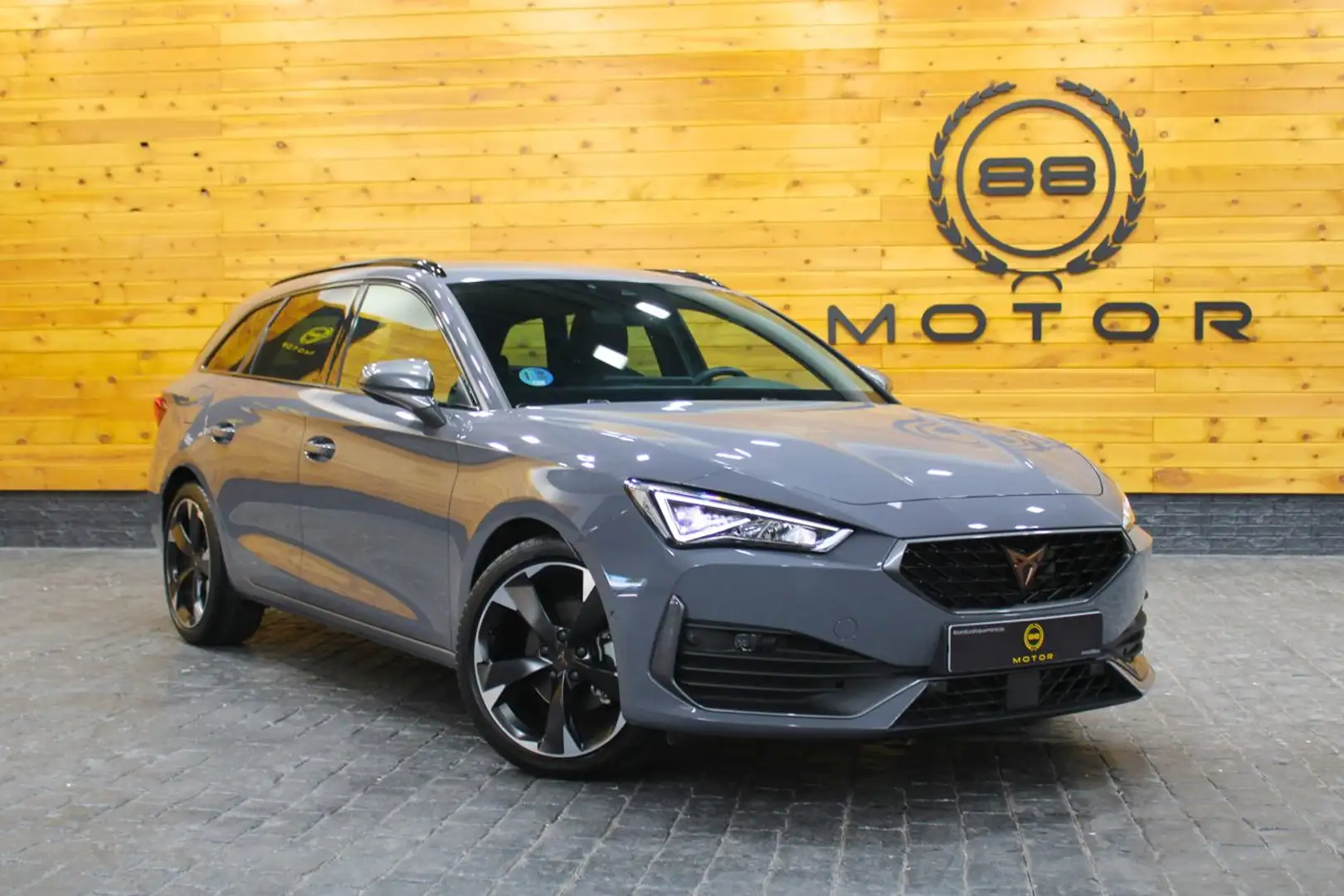 CUPRA SP 1.5 eTSI 110kW (150CV) DSG Gris - 1