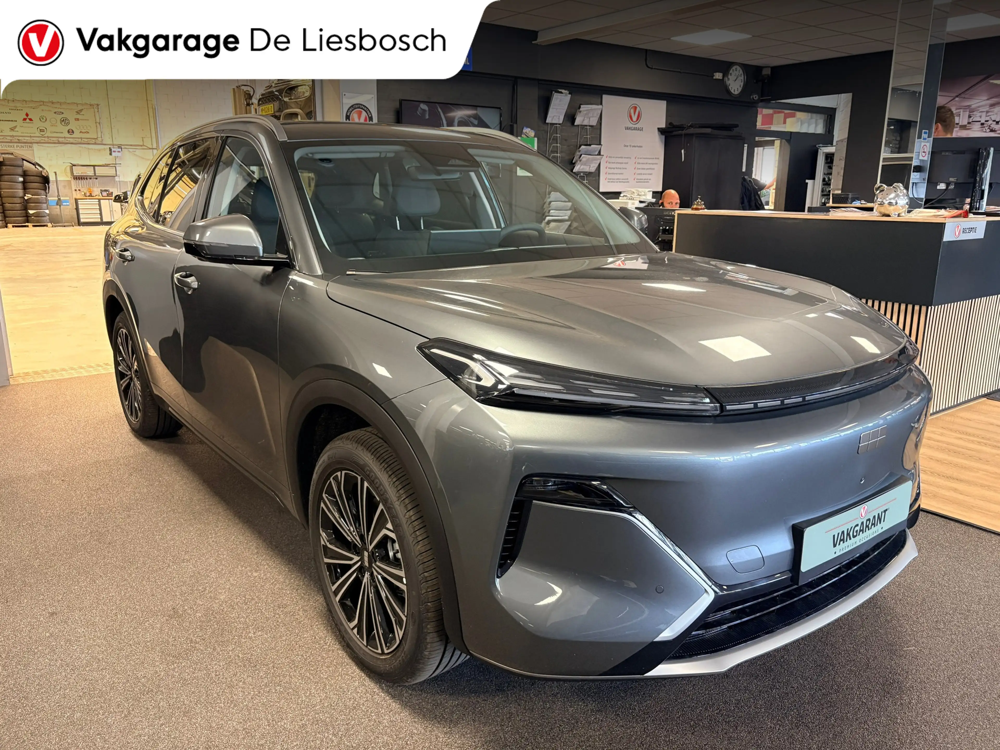 Geely Starray EM-i 1.5 Max+ 262PK/long range/30kwh/wltp 136km/pano/he — photo 4
