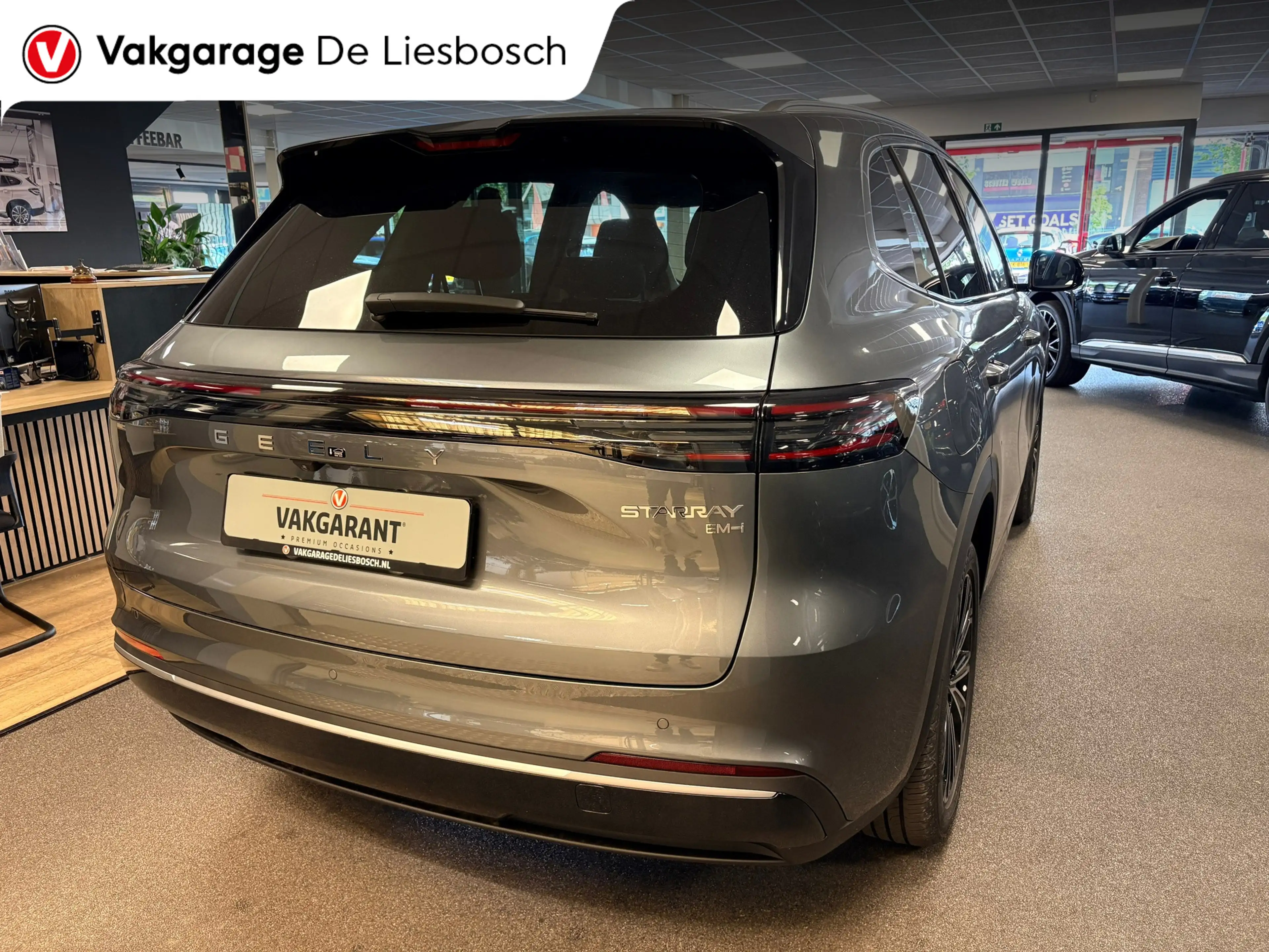 Geely Starray EM-i 1.5 Max+ 262PK/long range/30kwh/wltp 136km/pano/he — photo 6