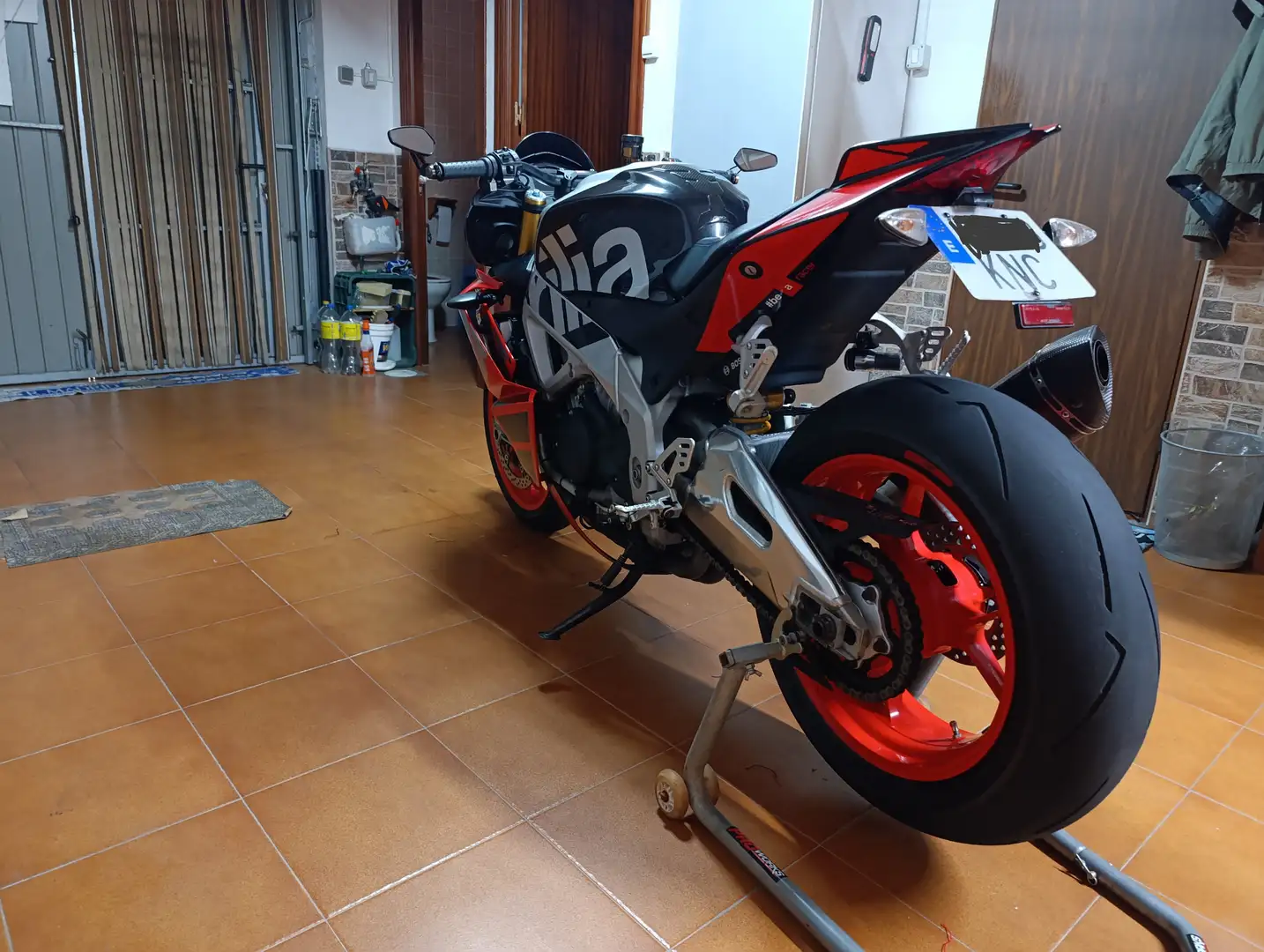Aprilia Tuono V4 1100 Factory 2018 - 2