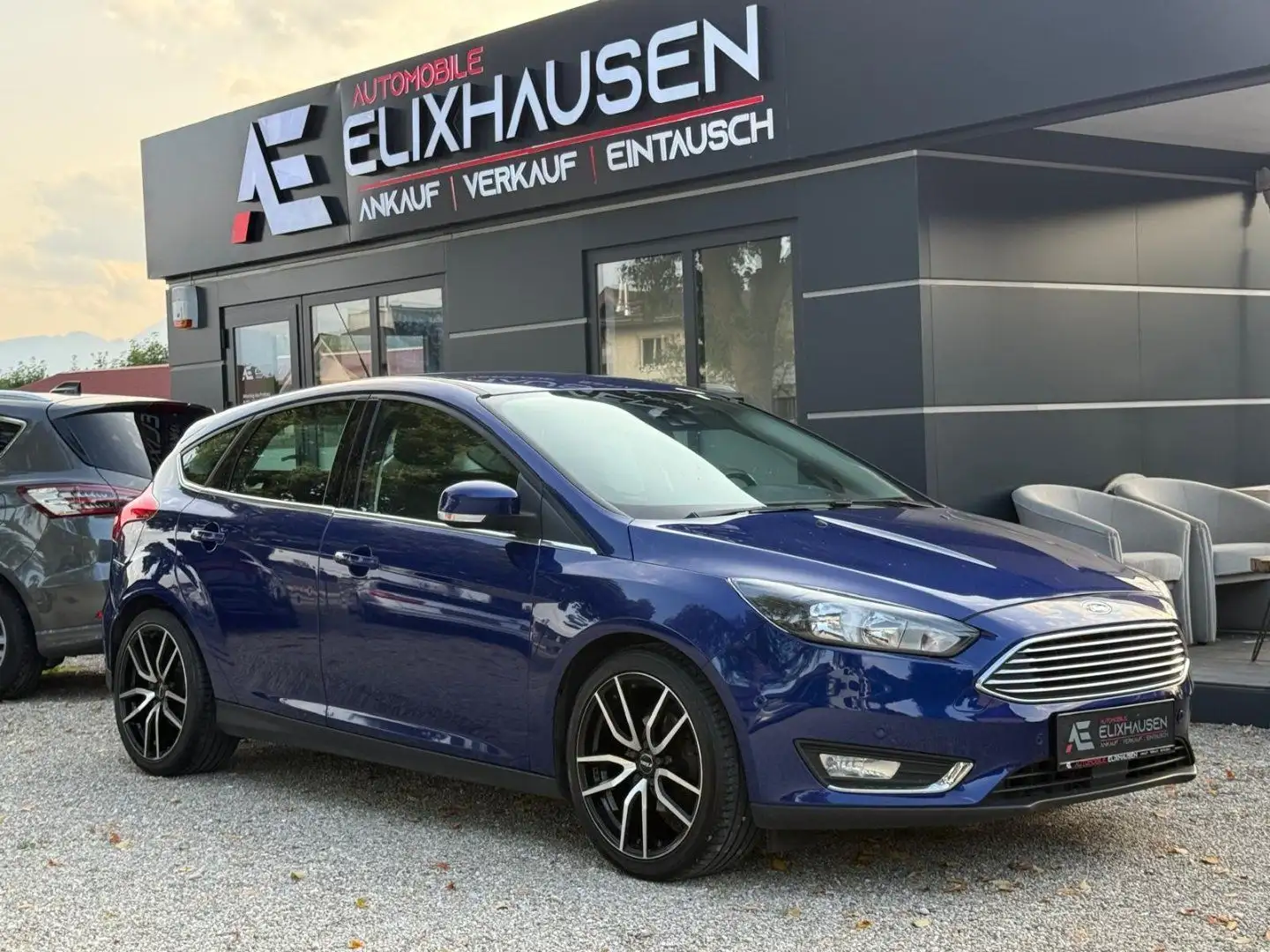 Ford Focus Titanium Blau - 1