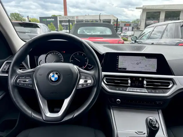 BMW 3 Series view 12