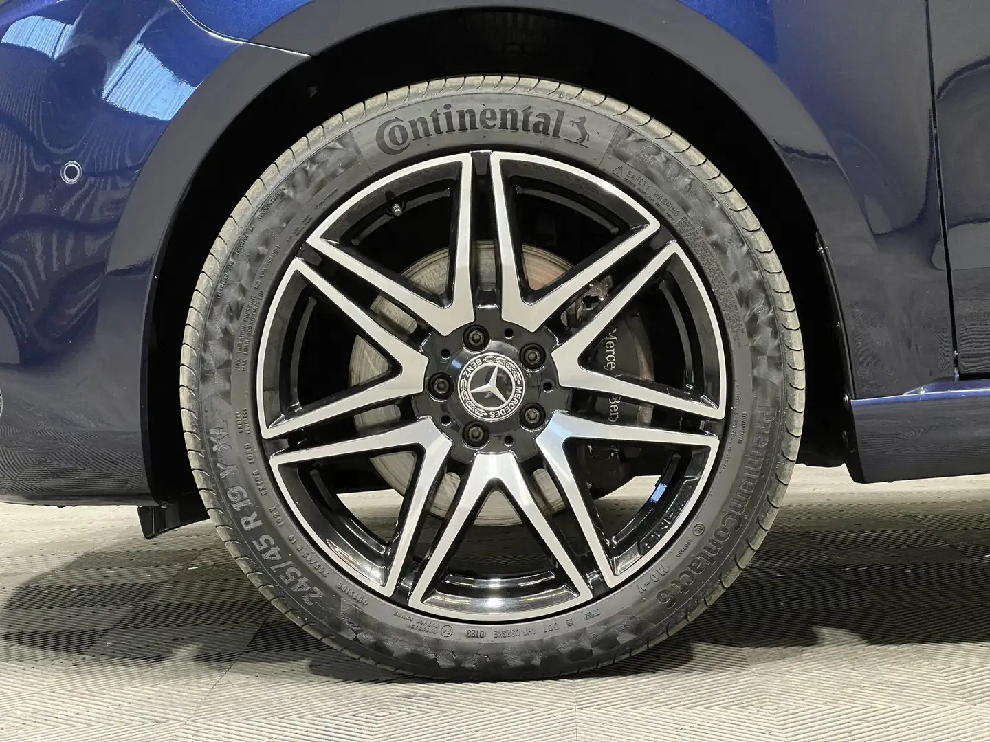 Mercedes-Benz V 250 d Edition Lang AMG Line +AHK+Junge Sterne Blau - 2