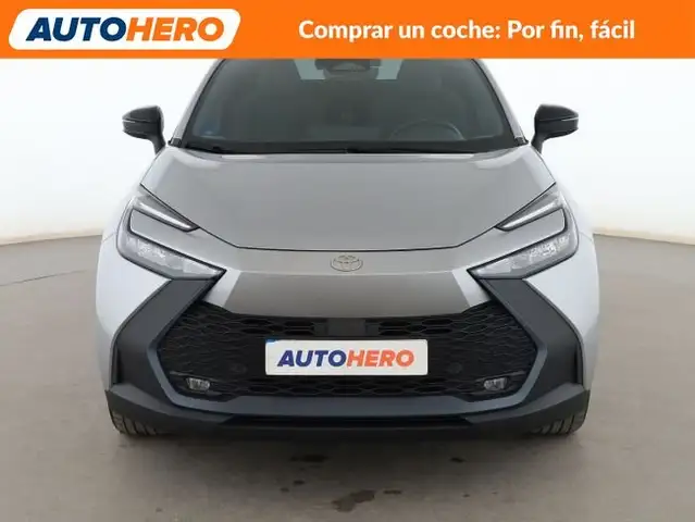 Toyota C-HR view 9
