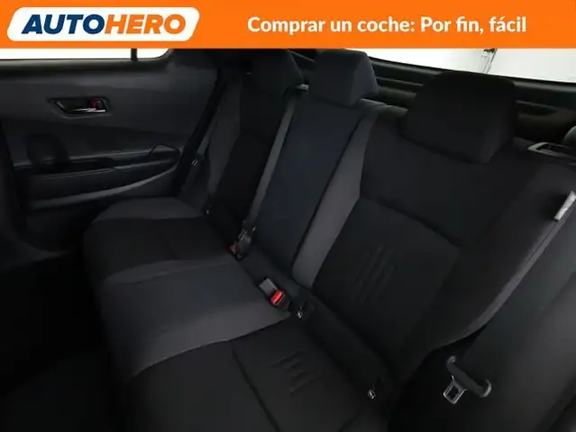 Toyota C-HR view 15