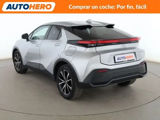 Toyota C-HR view 4