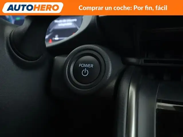 Toyota C-HR view 29