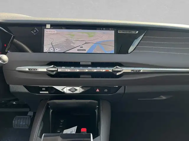 DS Automobiles DS 4 view 12