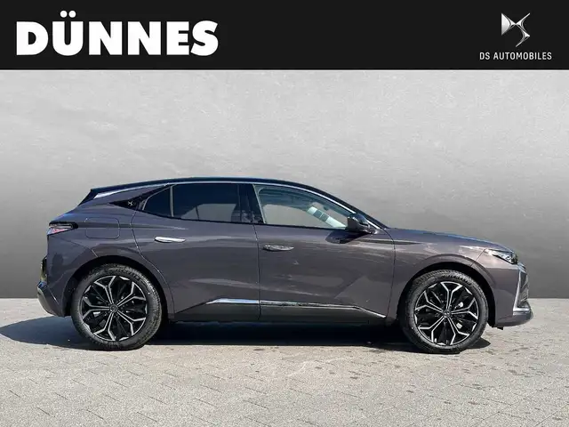 DS Automobiles DS 4 view 3