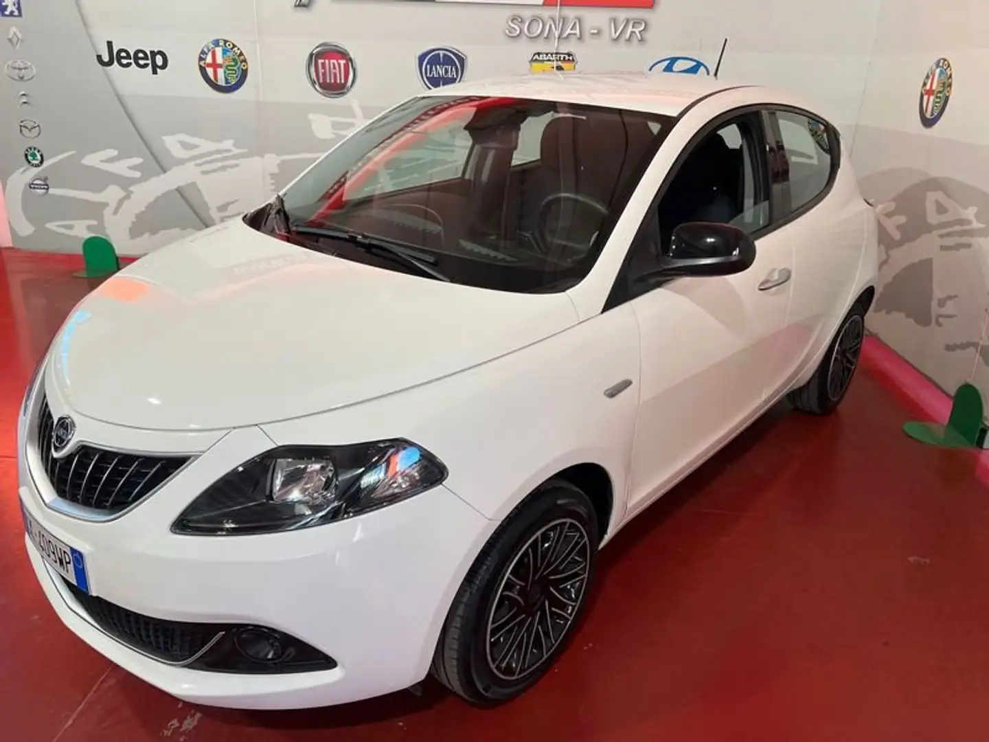 Lancia Ypsilon 1.0 FireFly 5 porte S&S Hybrid Gold Bianco - 2