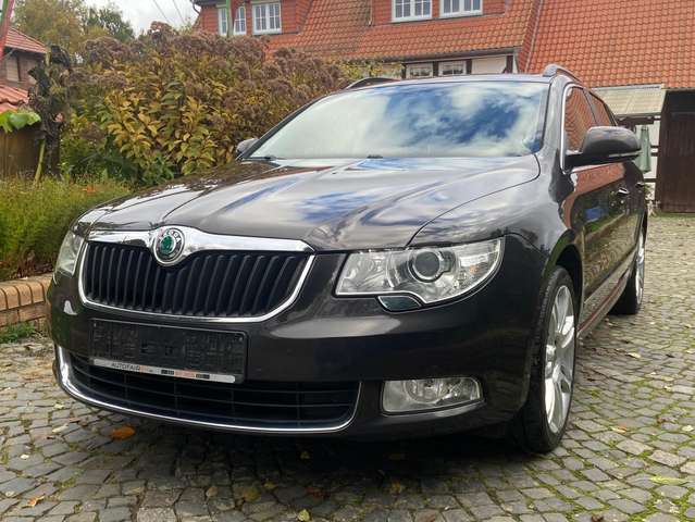 Imagine Skoda Superb Superb II Combi Diesel Combi 2.0 TDI DSG Elegance