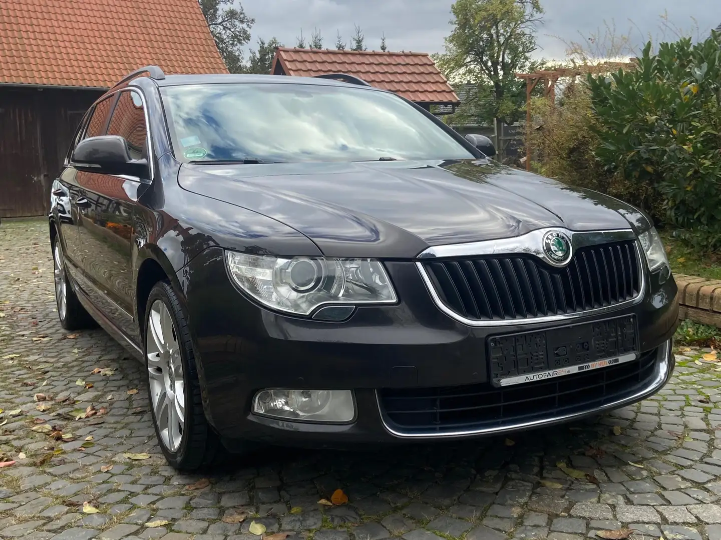 Skoda Superb Superb II Combi Diesel Combi 2.0 TDI DSG Elegance Braun - 2