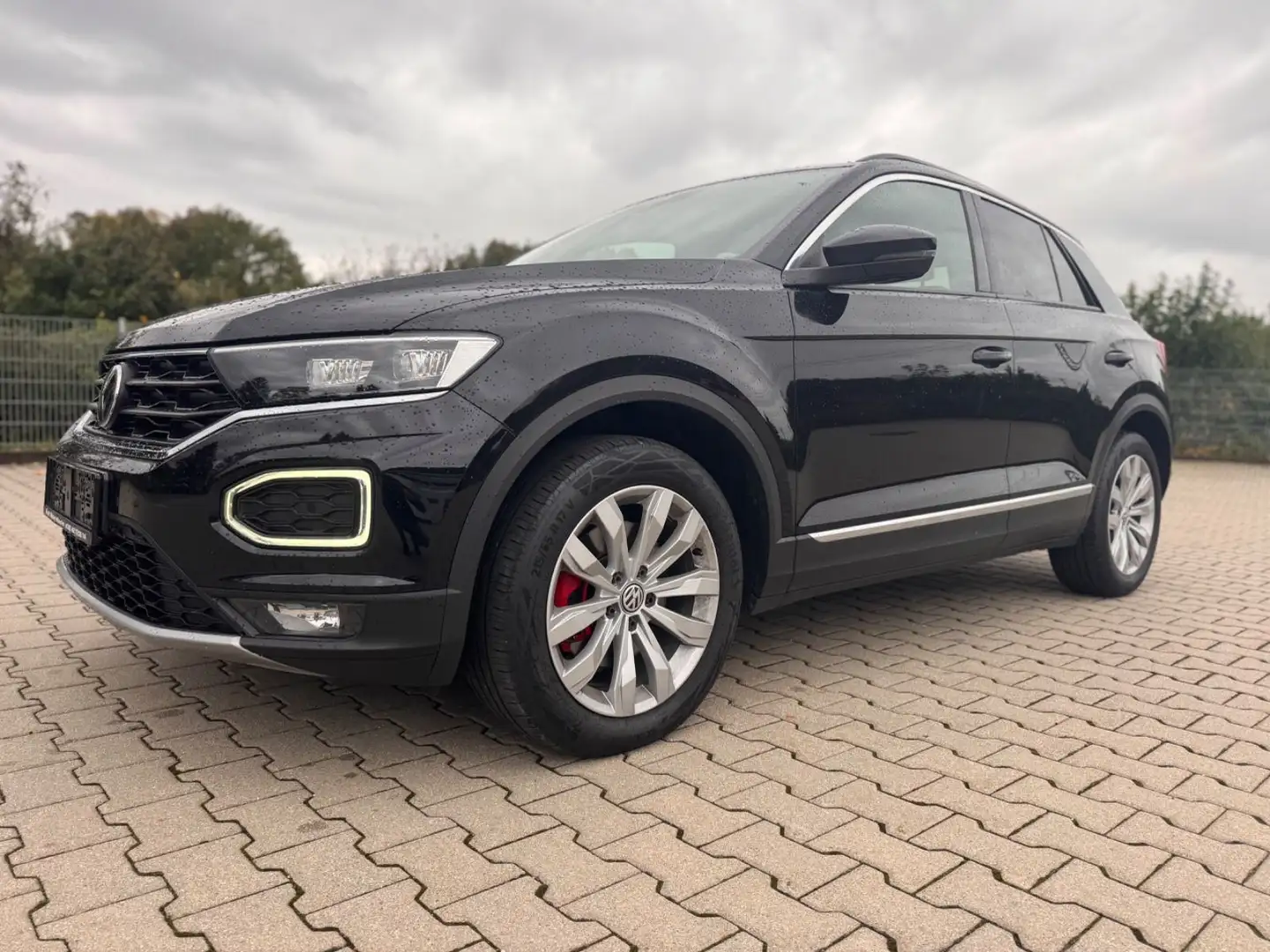 Volkswagen T-Roc Sport 4Motion 2,0TSI NAVI DSG AHK ACC Noir - 1