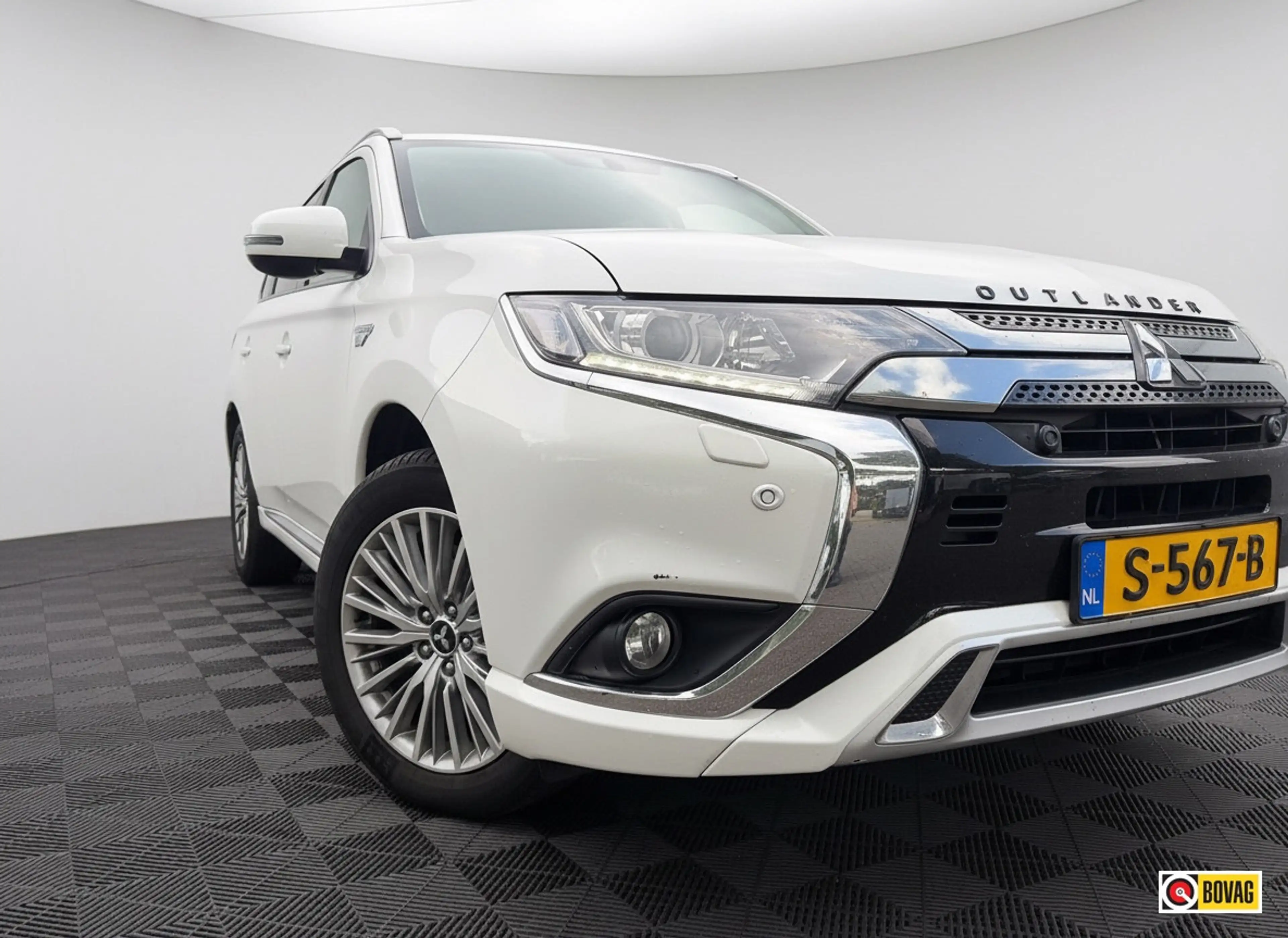 Mitsubishi Outlander 2.4 PHEV Pure+ CARPLAY DODEHOEKDETECTIE KEYLESS — photo 2