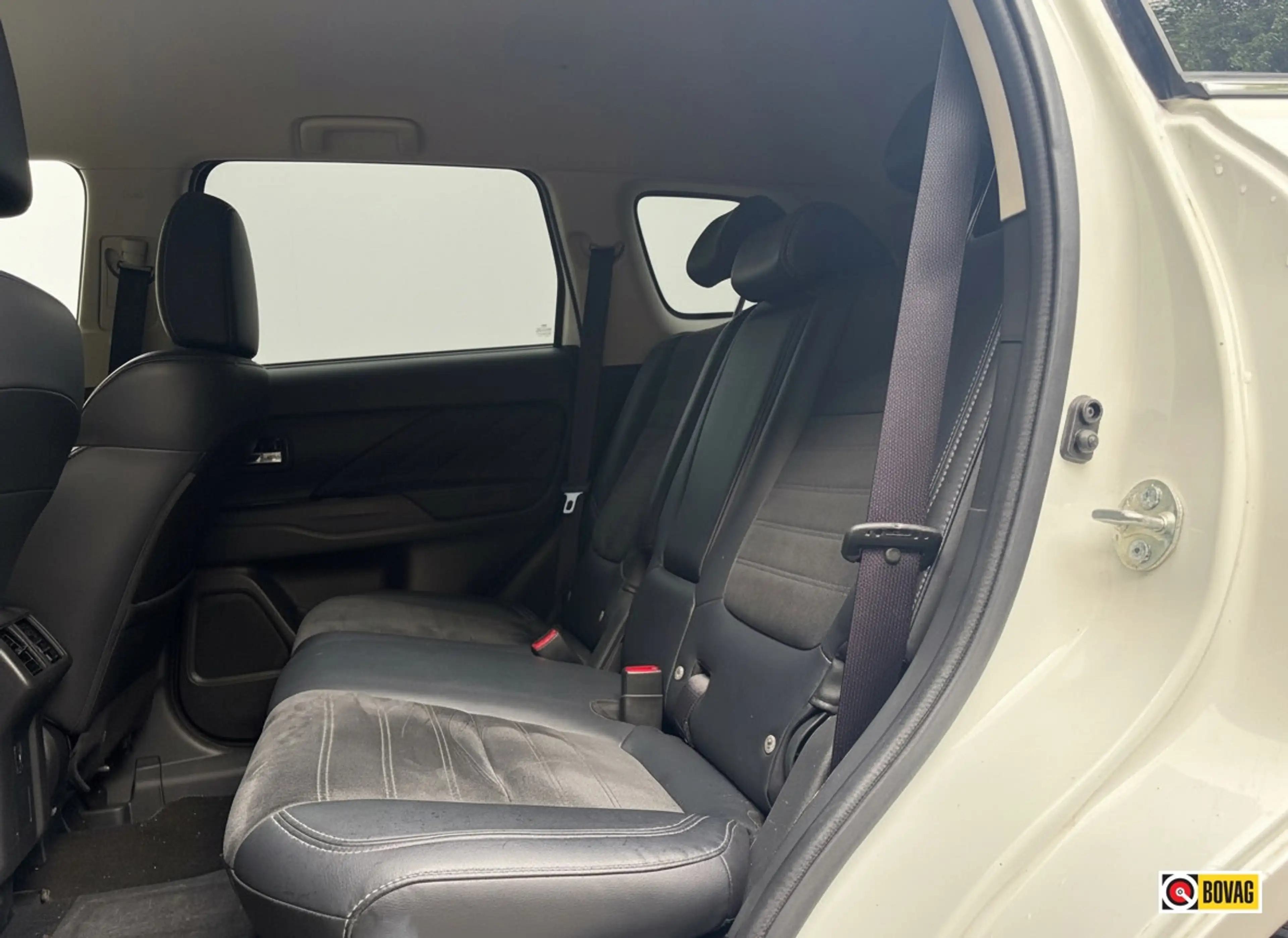 Mitsubishi Outlander 2.4 PHEV Pure+ CARPLAY DODEHOEKDETECTIE KEYLESS — photo 12