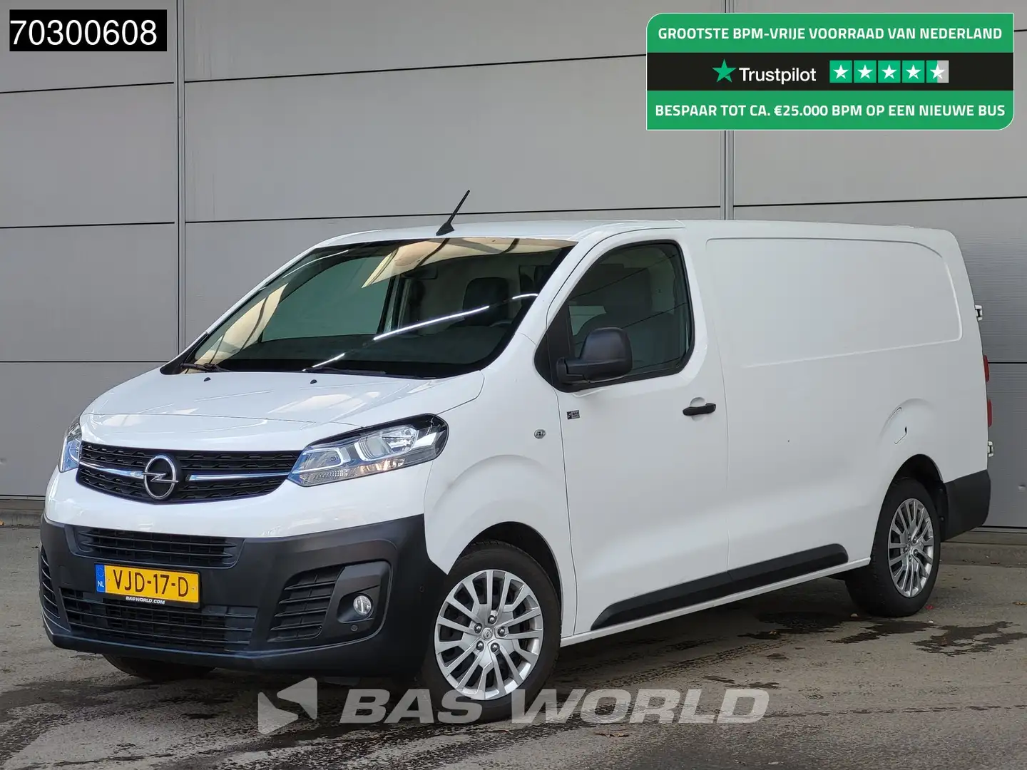 Opel Vivaro 120PK L3H1 Trekhaak Navi Airco Cruise Camera Parke Wit - 1